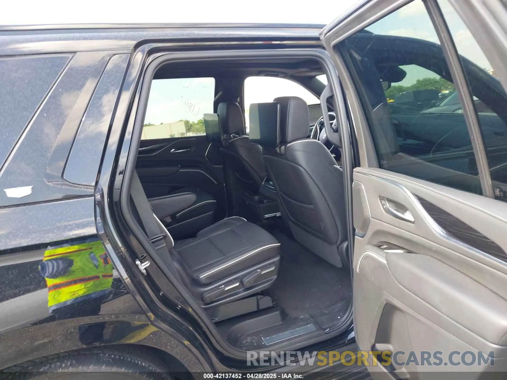 8 Photograph of a damaged car 1GYS4EKLXPR513435 CADILLAC ESCALADE 2023