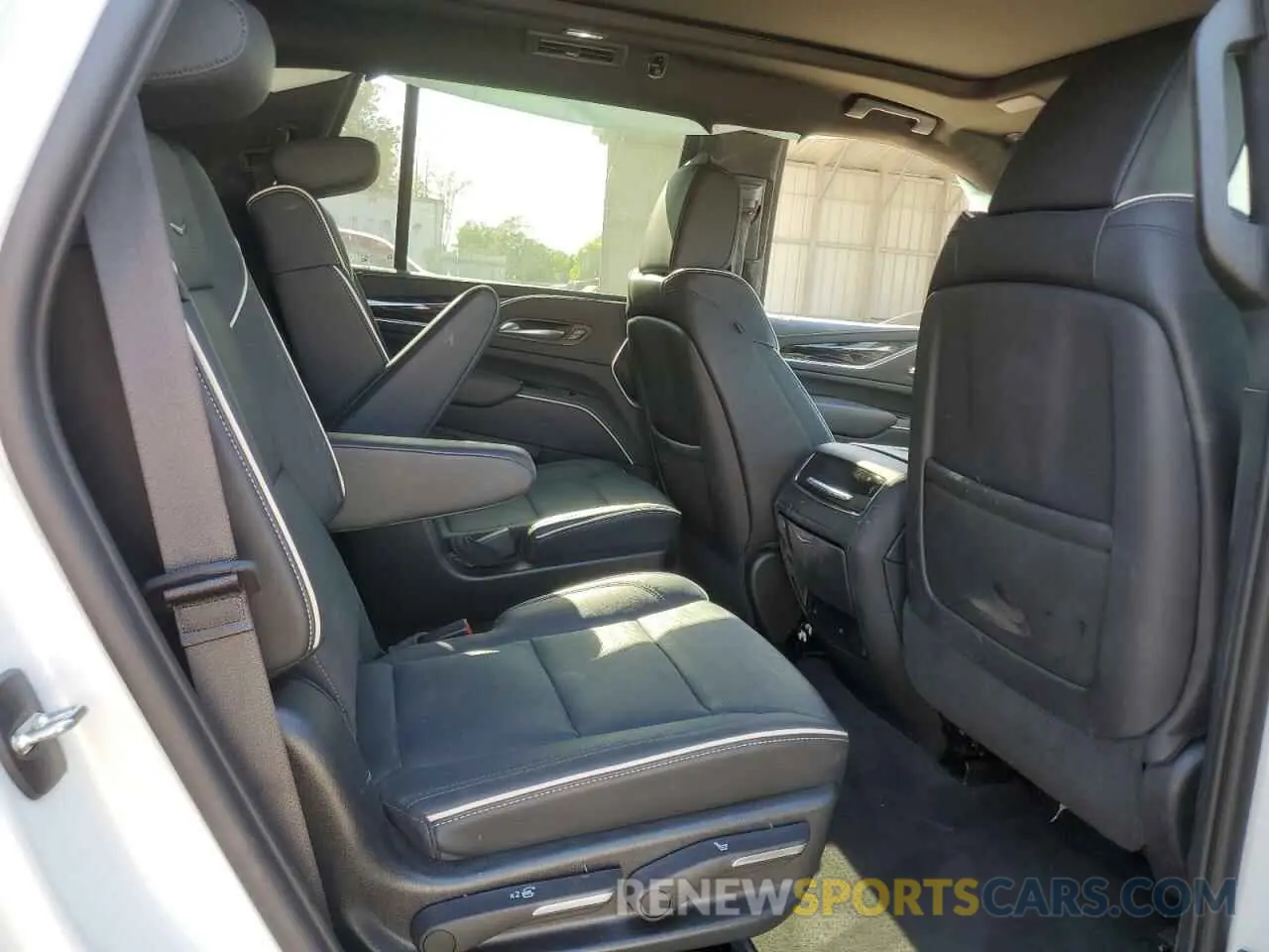11 Photograph of a damaged car 1GYS4FKL5PR329896 CADILLAC ESCALADE 2023