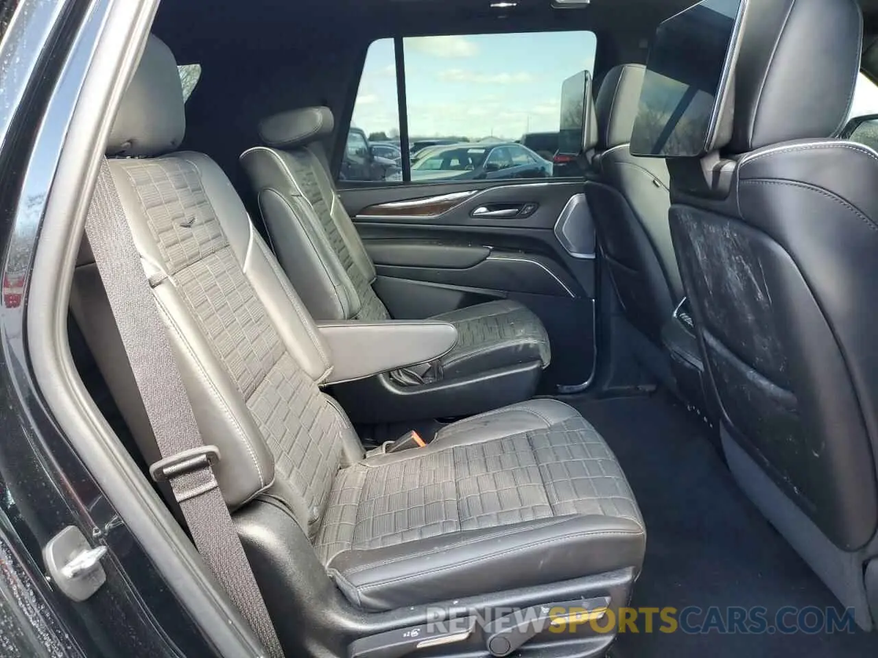 11 Photograph of a damaged car 1GYS4GKL1PR355532 CADILLAC ESCALADE 2023