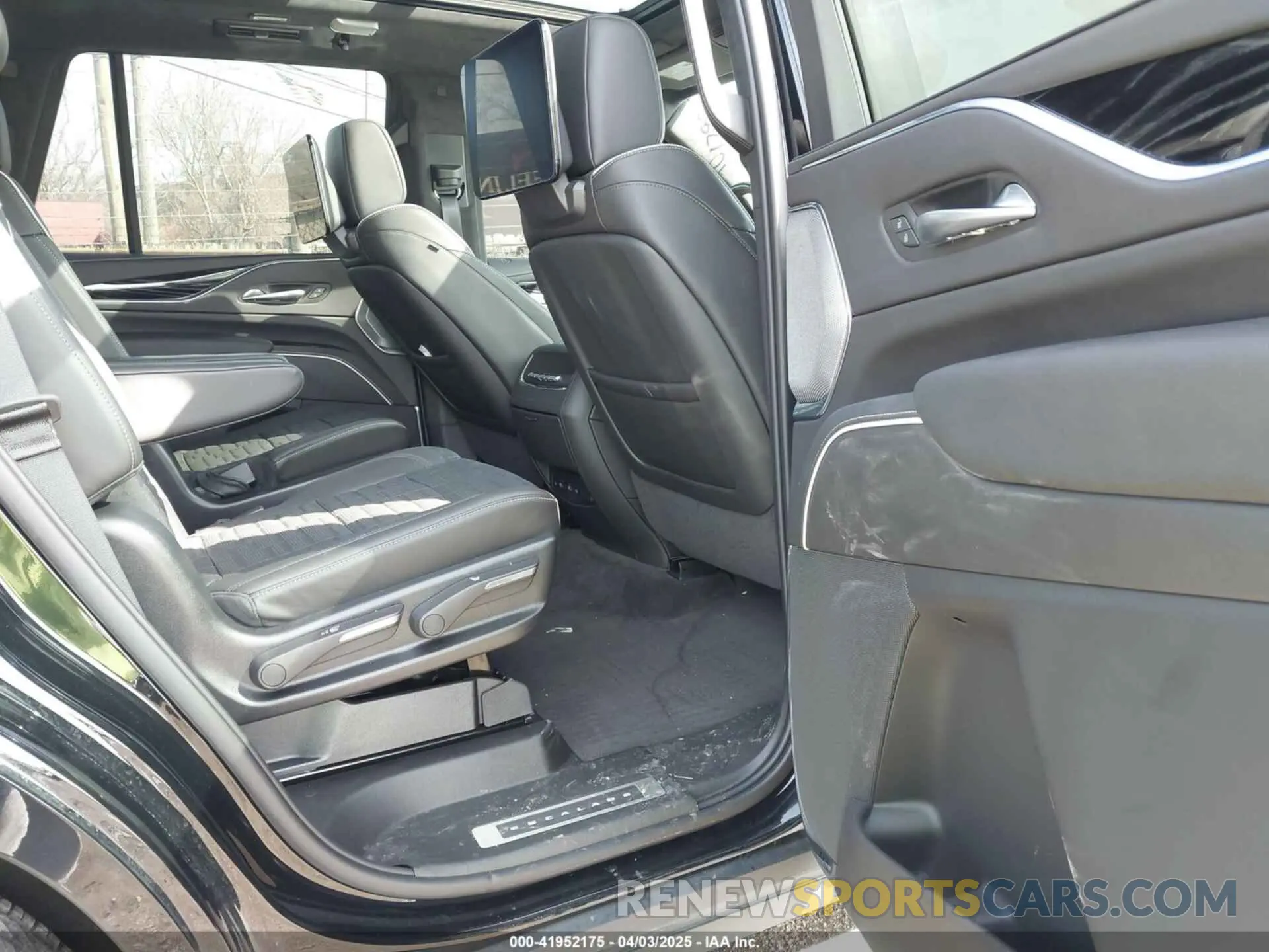 8 Photograph of a damaged car 1GYS4HK90PR201792 CADILLAC ESCALADE 2023