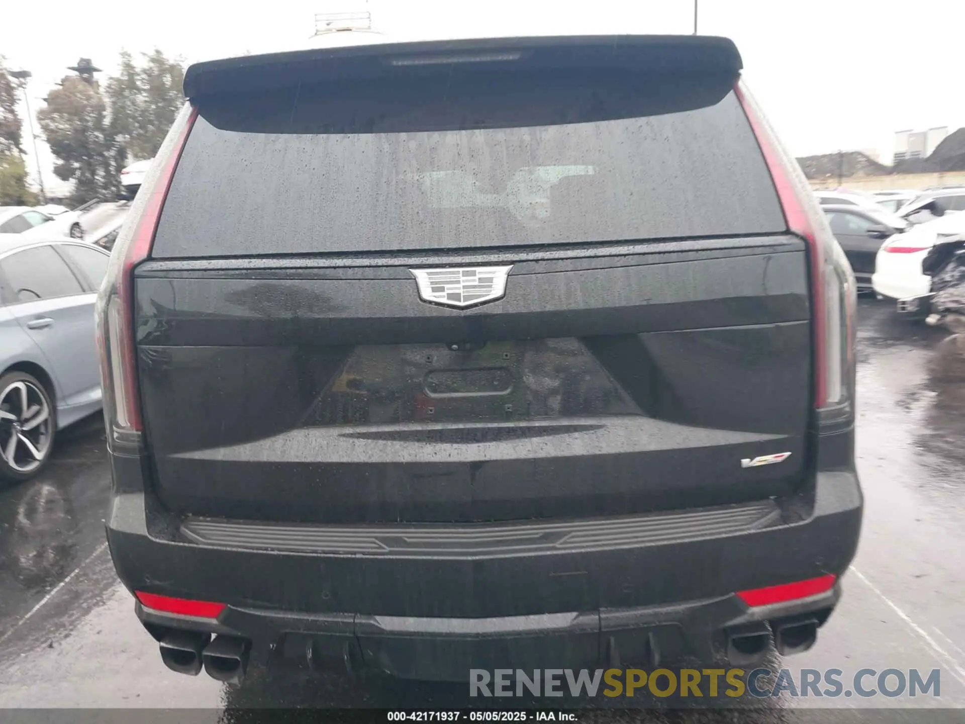 17 Photograph of a damaged car 1GYS4HK97PR524995 CADILLAC ESCALADE 2023