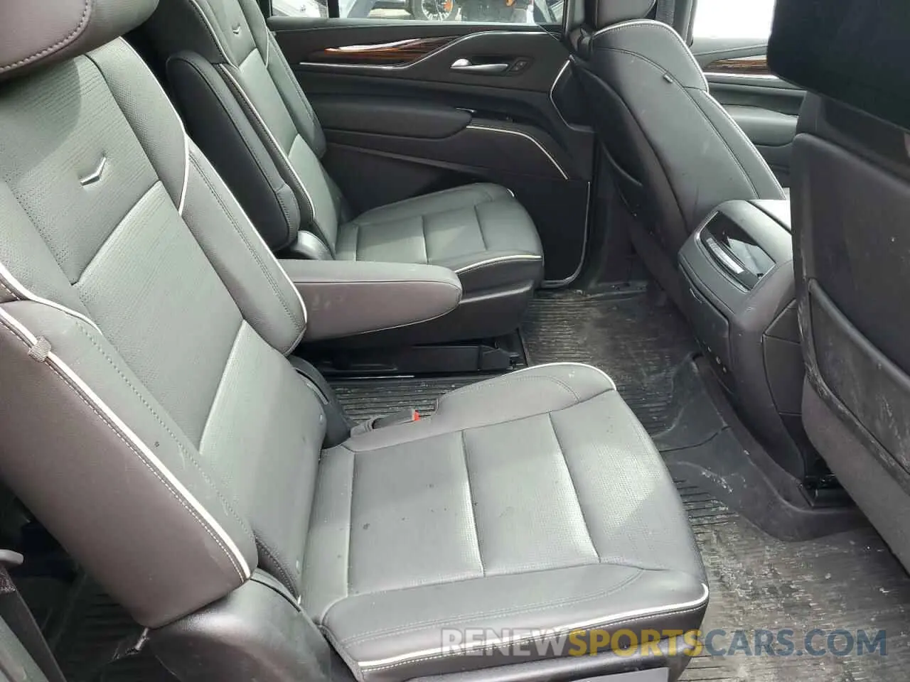 11 Photograph of a damaged car 1GYS4KKL1PR562859 CADILLAC ESCALADE 2023