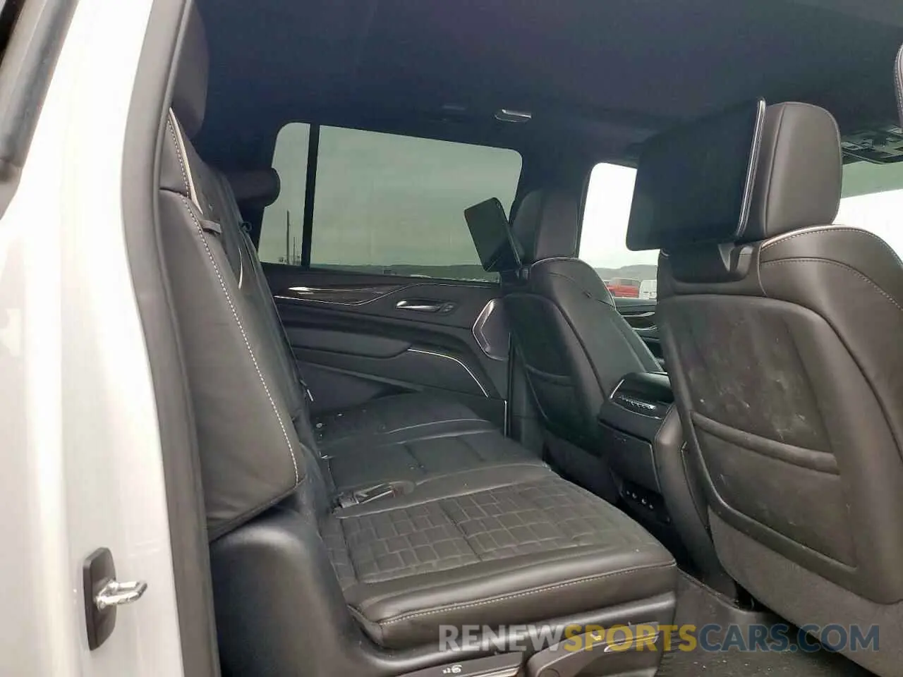10 Photograph of a damaged car 1GYS4RKL1PR358913 CADILLAC ESCALADE 2023