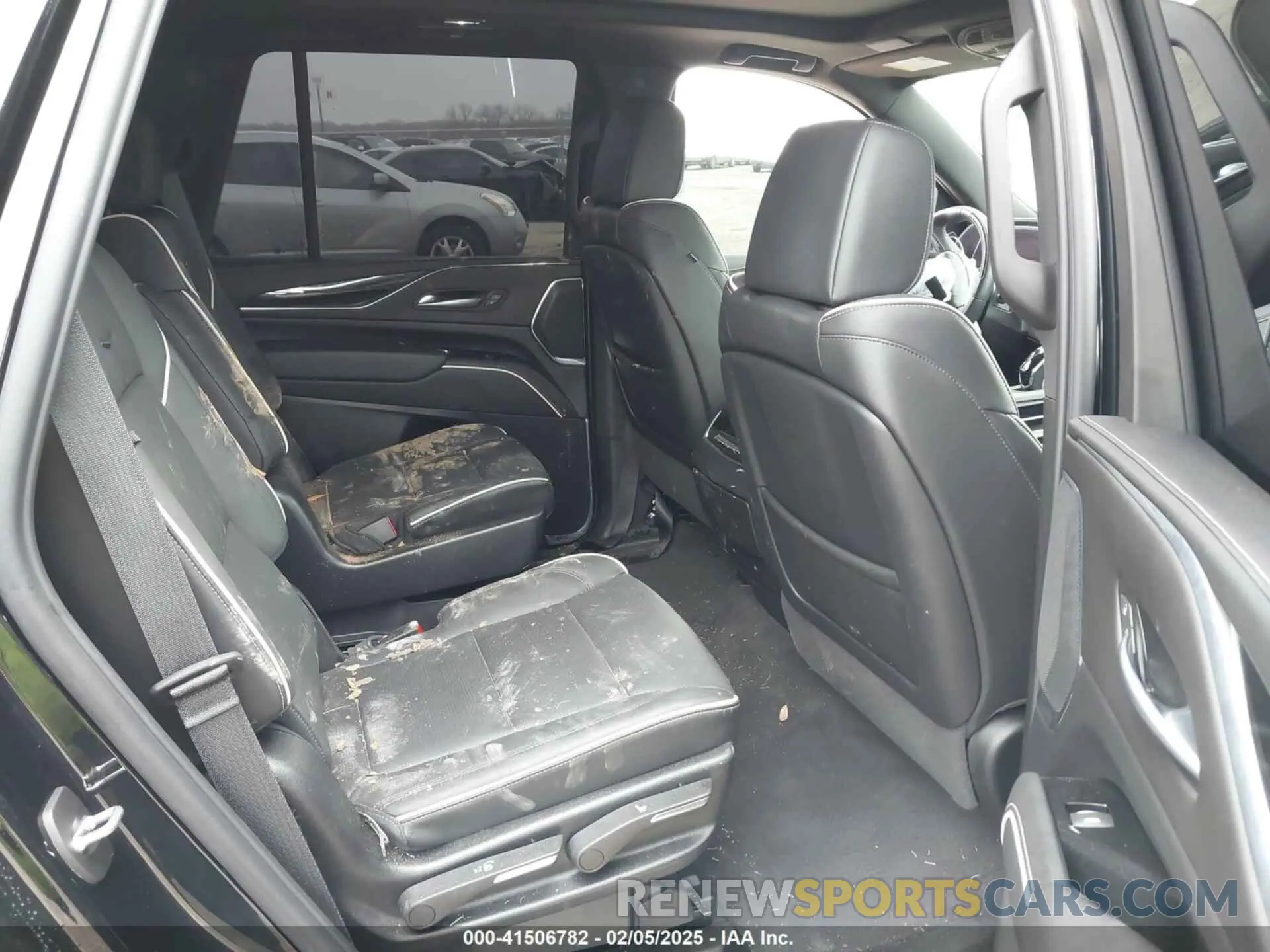 8 Photograph of a damaged car 1GYS4FKL7RR140704 CADILLAC ESCALADE 2024