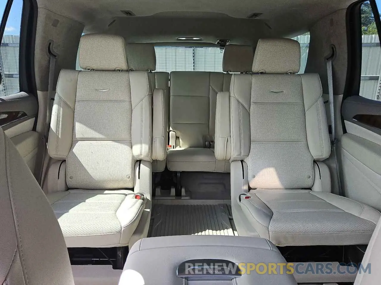 10 Photograph of a damaged car 1GYS4GKL7RR321906 CADILLAC ESCALADE 2024