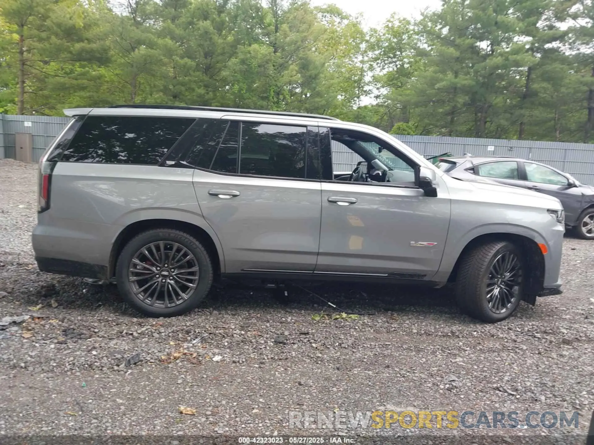 12 Photograph of a damaged car 1GYS4HK96RR384392 CADILLAC ESCALADE 2024