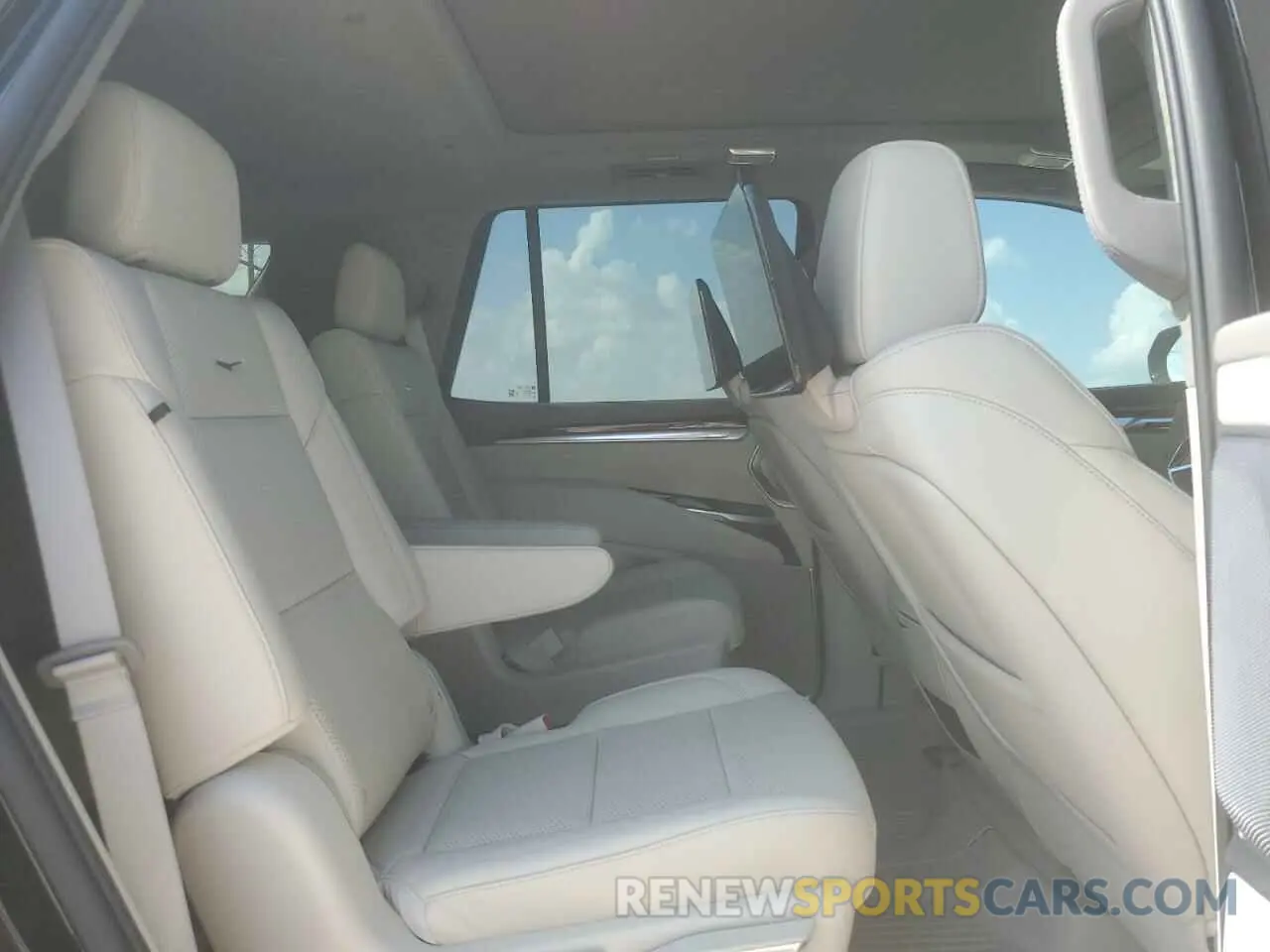 11 Photograph of a damaged car 1GYS9GRL2SR150916 CADILLAC ESCALADE 2025