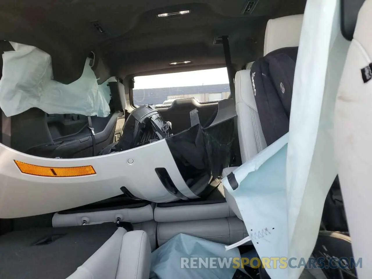 10 Photograph of a damaged car 1GYS9RRLXSR102771 CADILLAC ESCALADE 2025