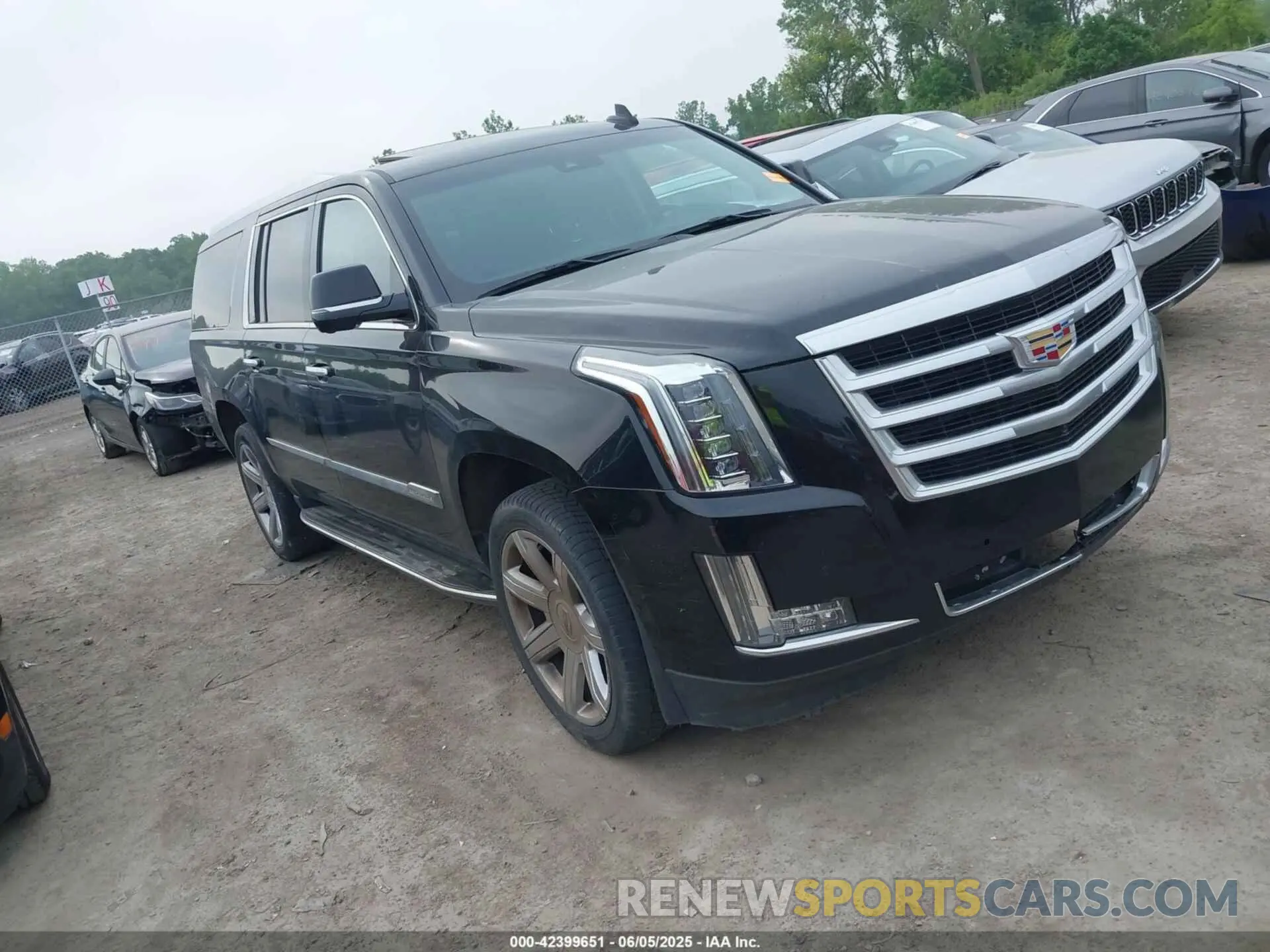 1 Photograph of a damaged car 1GYS4HKJ0KR211371 CADILLAC ESCALADE ESV 2019