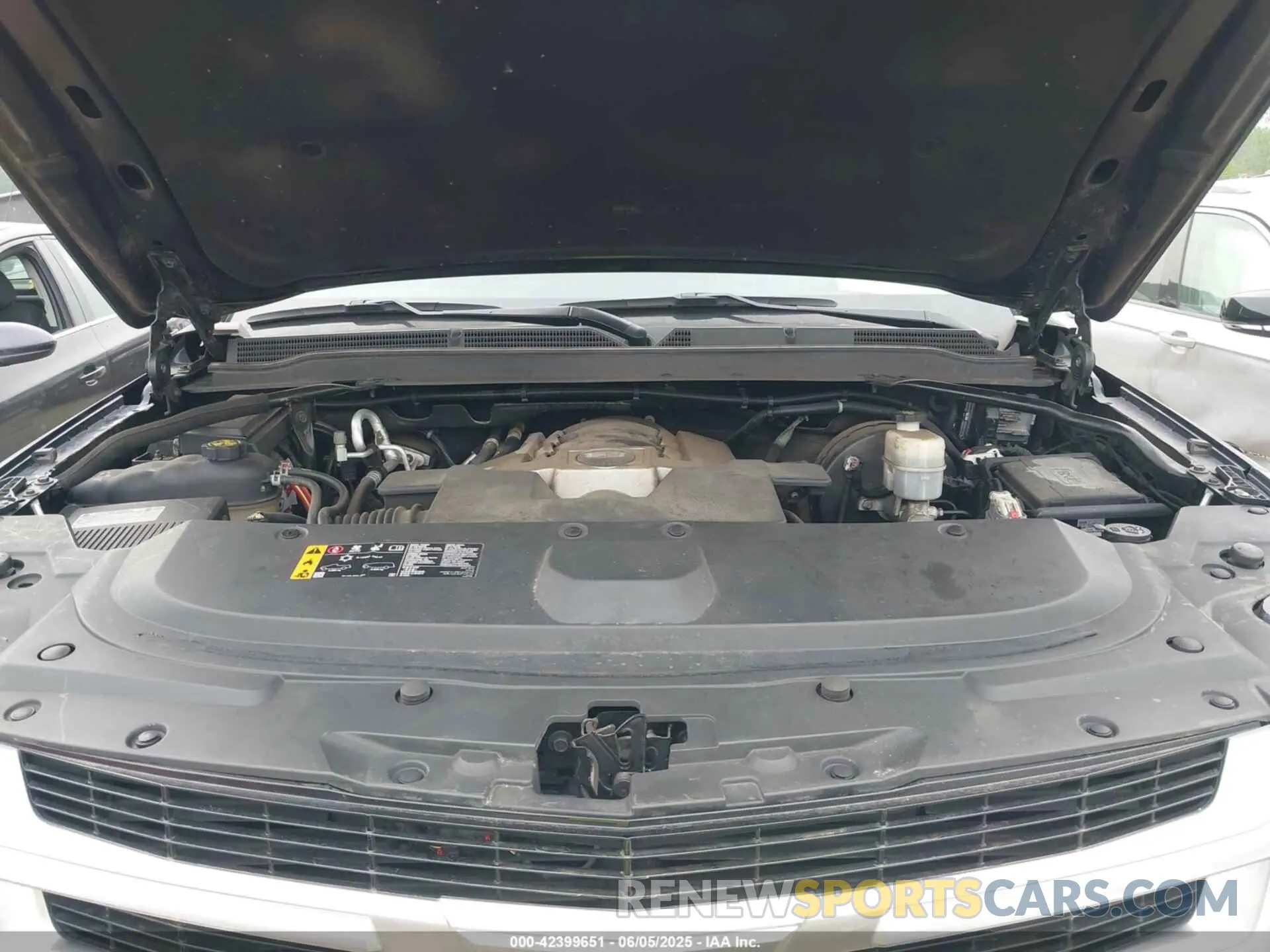 10 Photograph of a damaged car 1GYS4HKJ0KR211371 CADILLAC ESCALADE ESV 2019