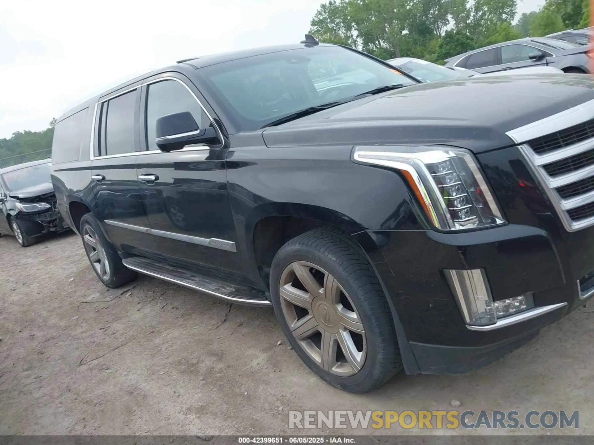 13 Photograph of a damaged car 1GYS4HKJ0KR211371 CADILLAC ESCALADE ESV 2019