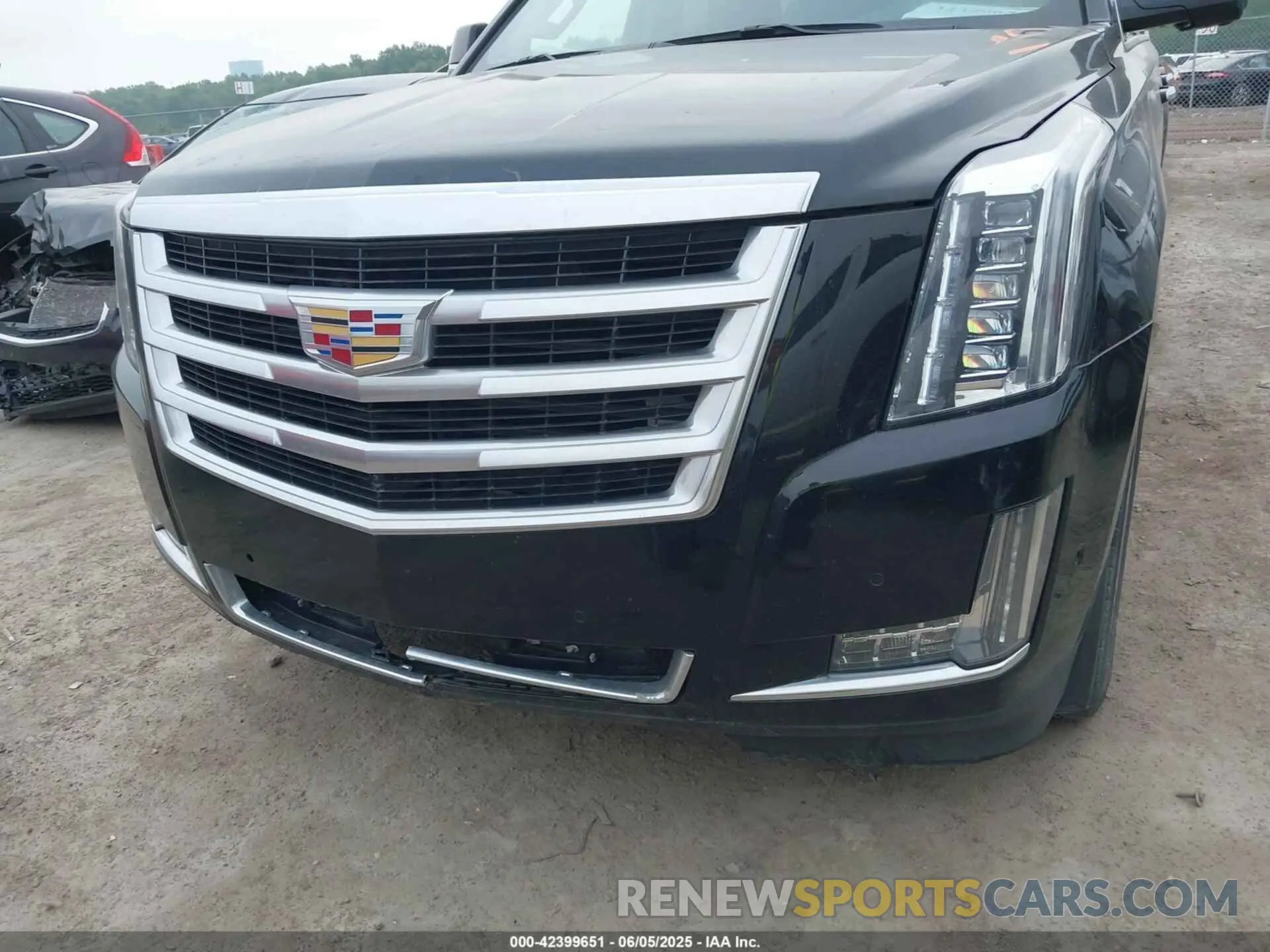 6 Photograph of a damaged car 1GYS4HKJ0KR211371 CADILLAC ESCALADE ESV 2019