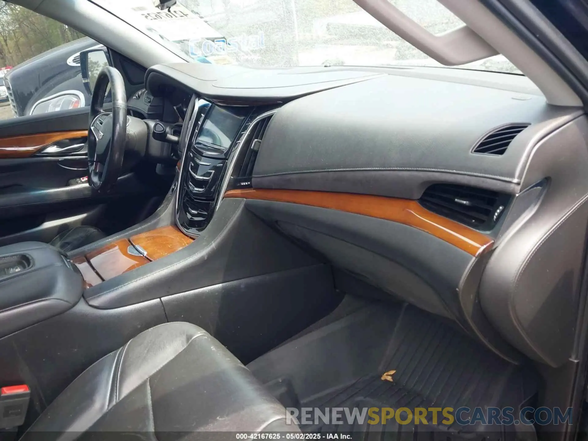 5 Photograph of a damaged car 1GYS4HKJ2KR127777 CADILLAC ESCALADE ESV 2019