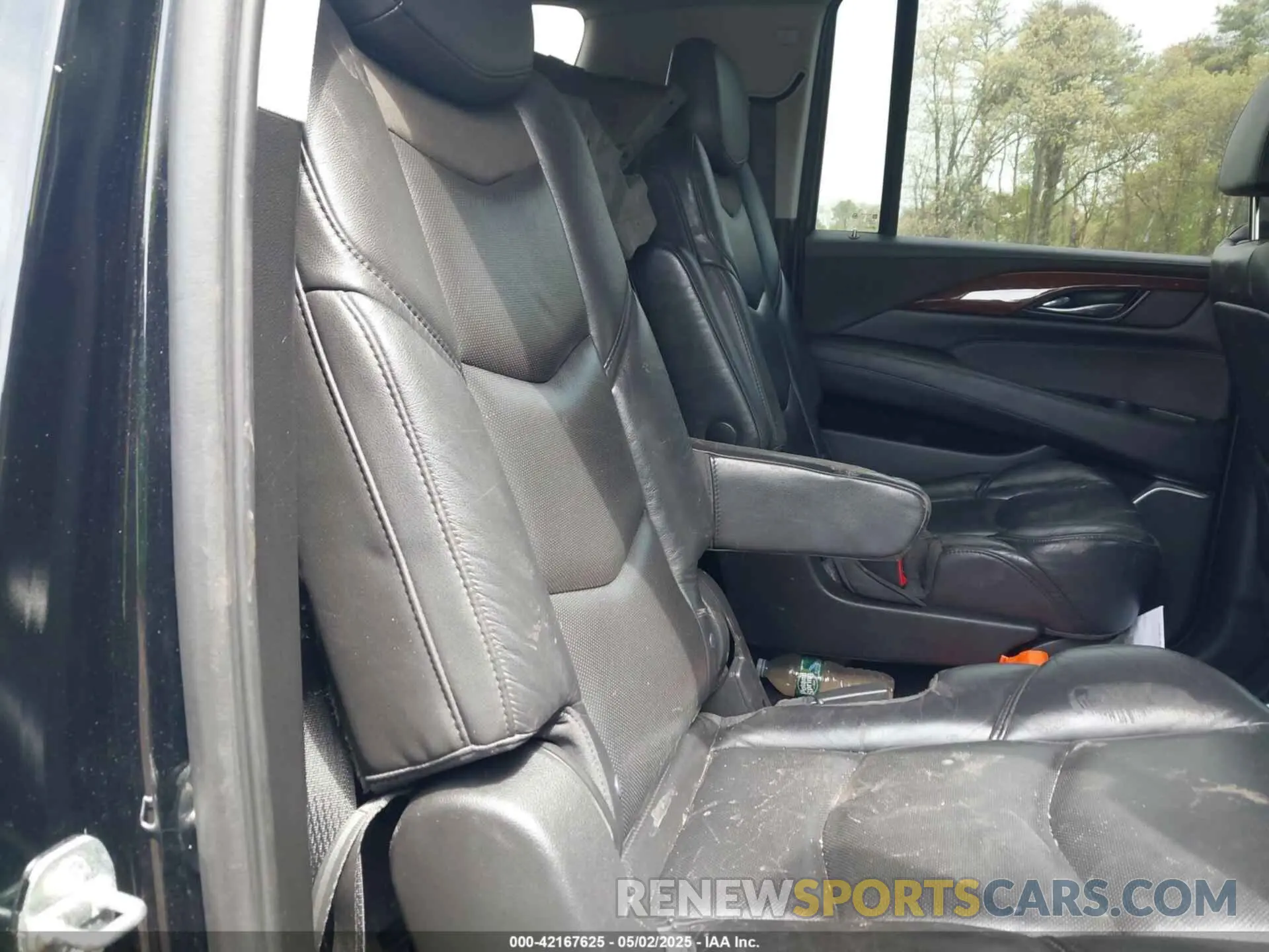 8 Photograph of a damaged car 1GYS4HKJ2KR127777 CADILLAC ESCALADE ESV 2019