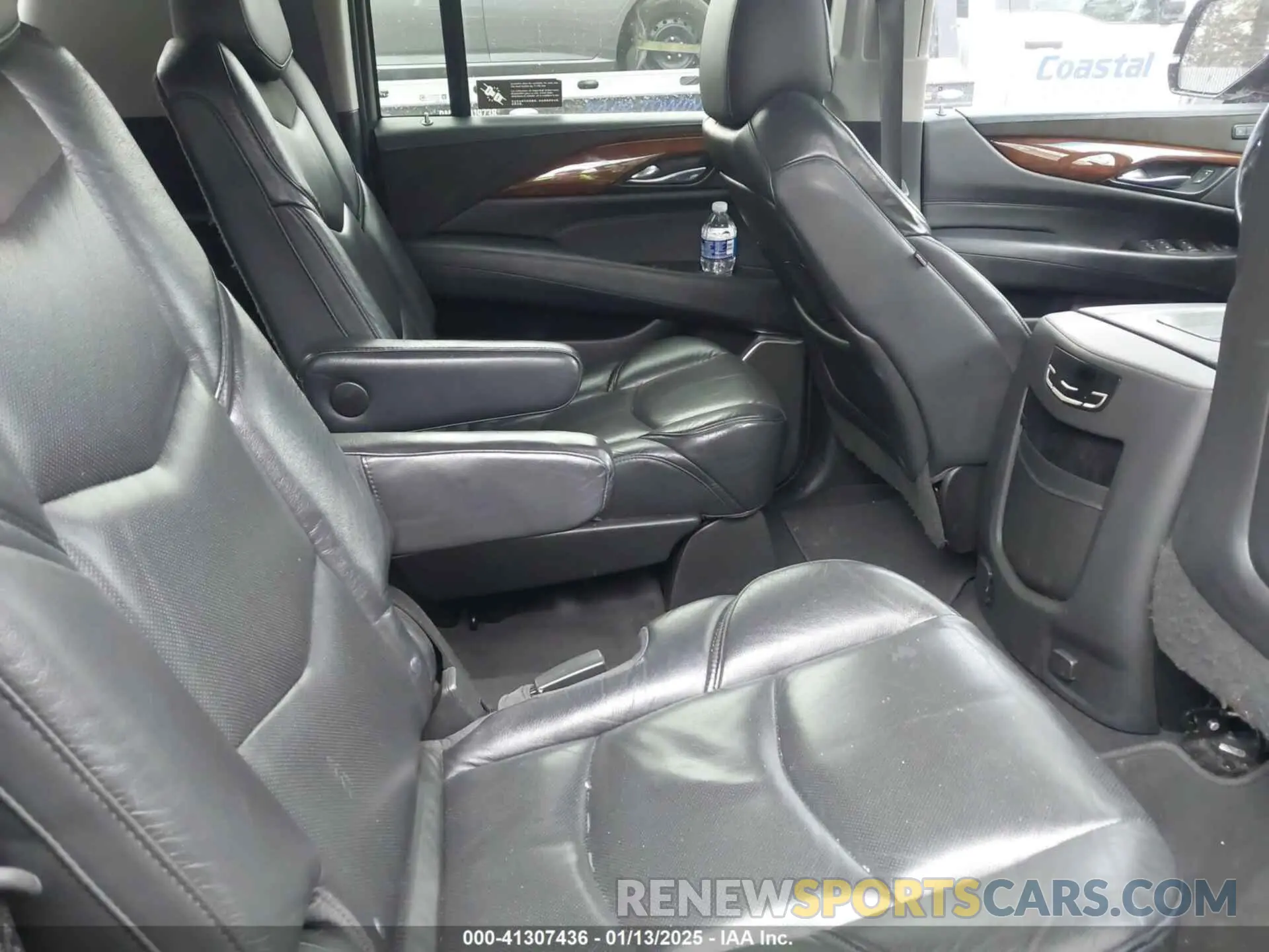 8 Photograph of a damaged car 1GYS4HKJ5KR113873 CADILLAC ESCALADE ESV 2019