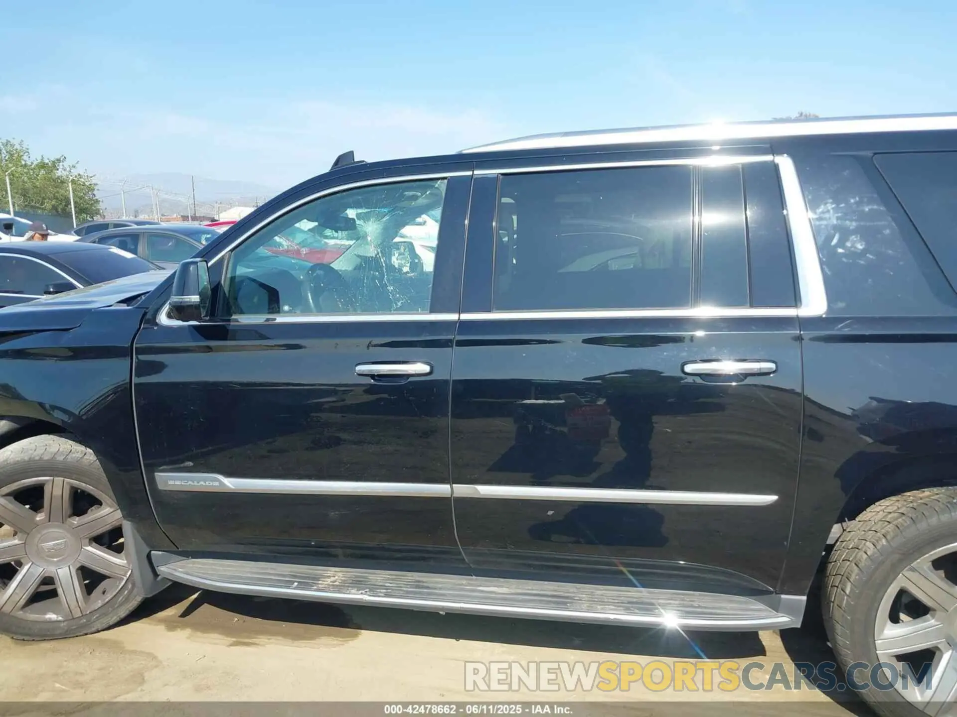 14 Photograph of a damaged car 1GYS4HKJ9KR185367 CADILLAC ESCALADE ESV 2019