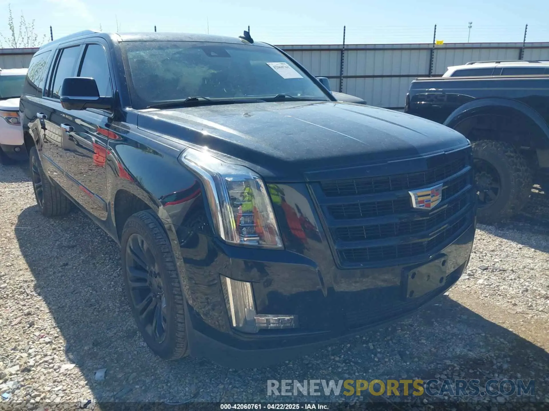 1 Photograph of a damaged car 1GYS4HKJXKR389014 CADILLAC ESCALADE ESV 2019