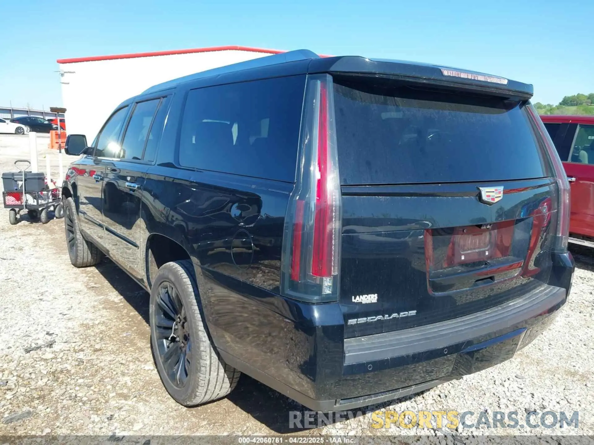 3 Photograph of a damaged car 1GYS4HKJXKR389014 CADILLAC ESCALADE ESV 2019
