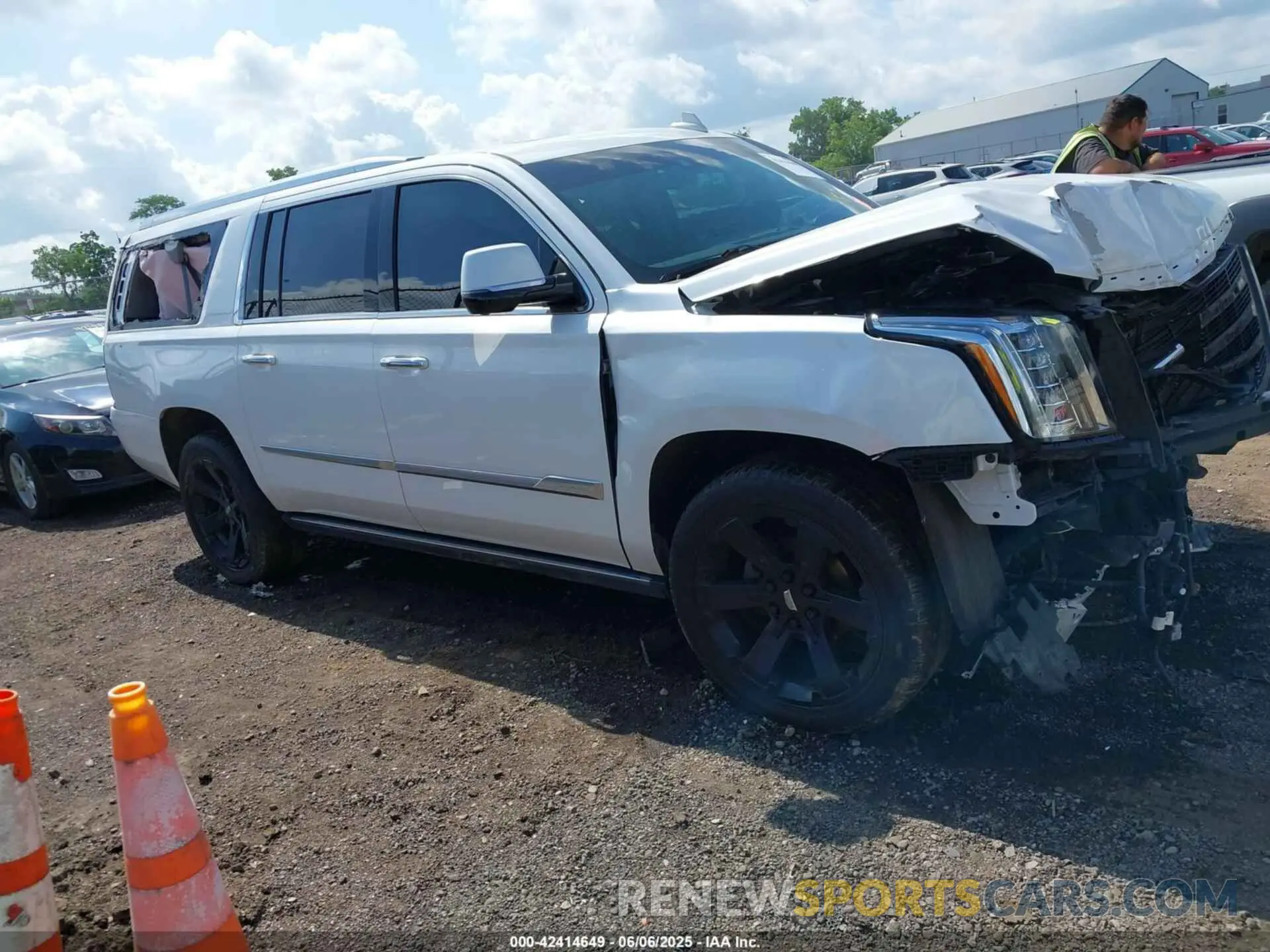 14 Photograph of a damaged car 1GYS4JKJ1KR104823 CADILLAC ESCALADE ESV 2019