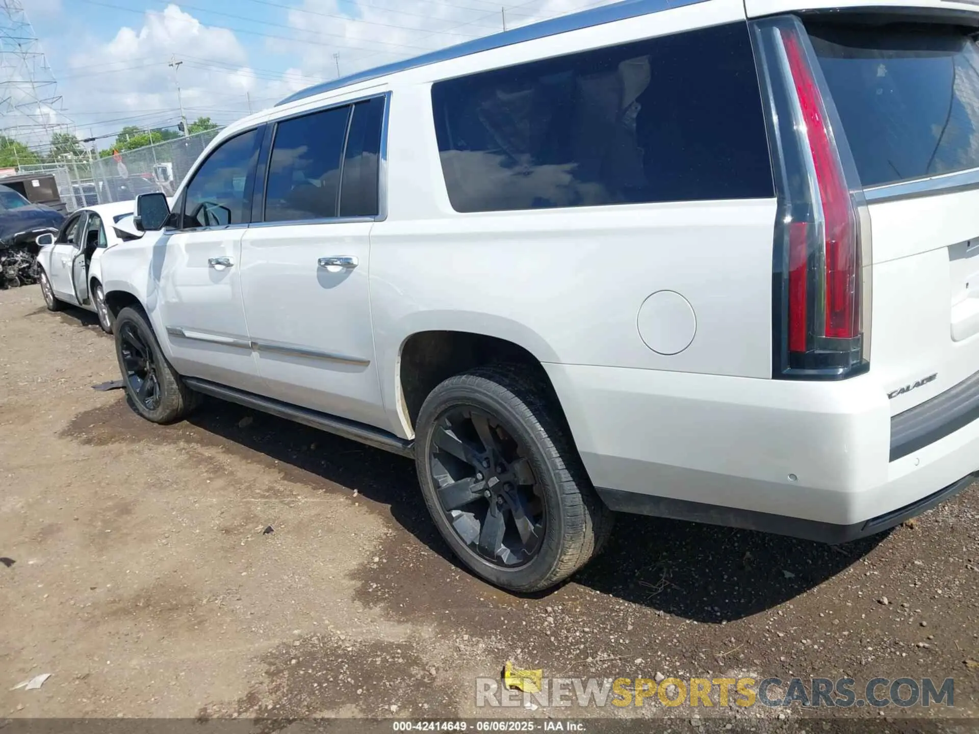 15 Photograph of a damaged car 1GYS4JKJ1KR104823 CADILLAC ESCALADE ESV 2019