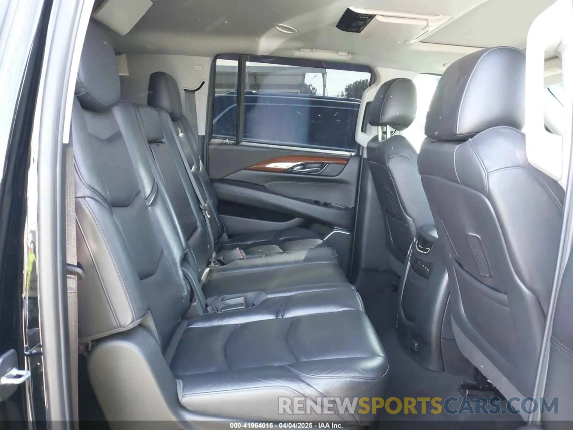 8 Photograph of a damaged car 1GYS4JKJXKR111432 CADILLAC ESCALADE ESV 2019