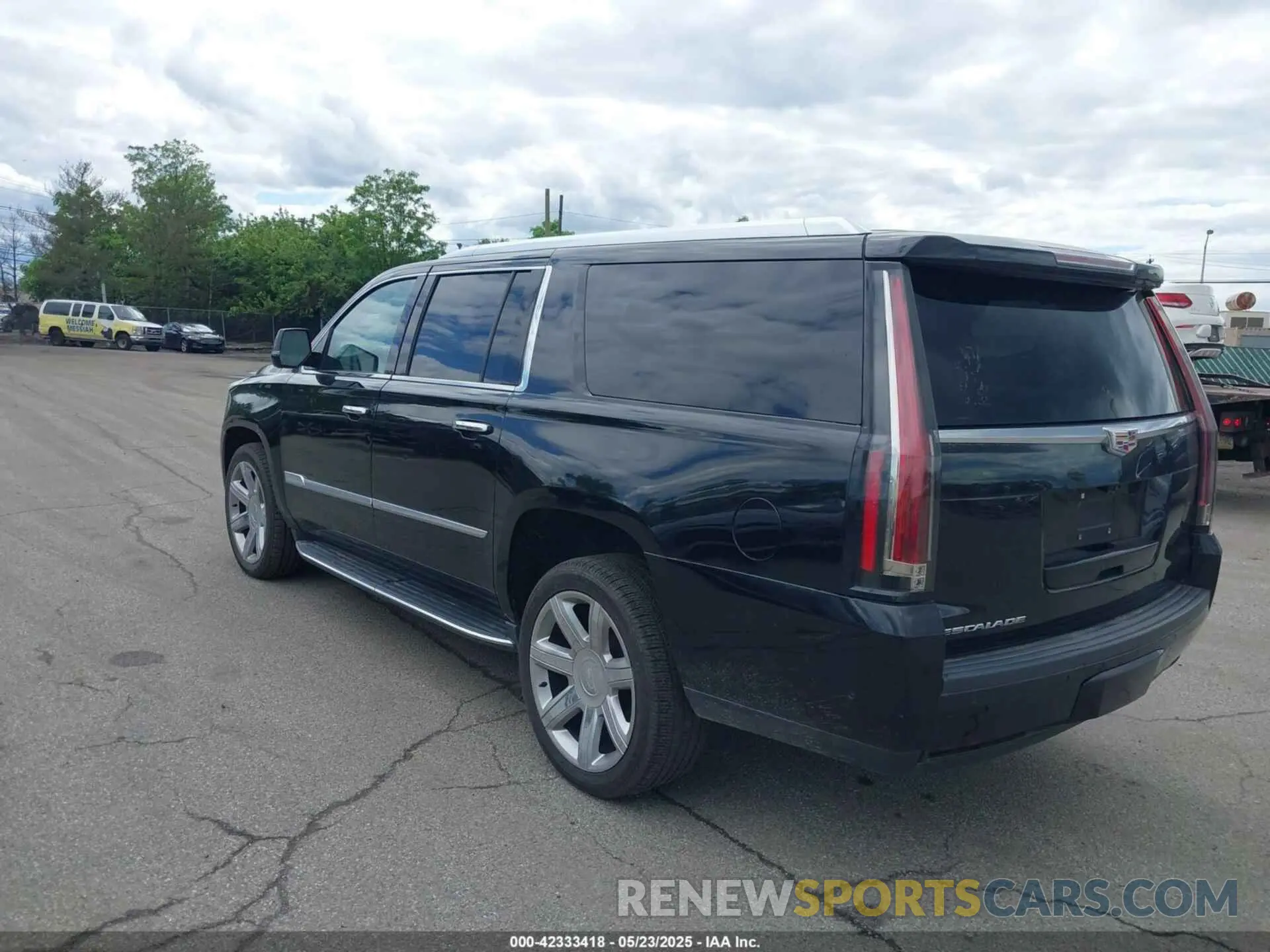 3 Photograph of a damaged car 1GYS3HKJ2LR183819 CADILLAC ESCALADE ESV 2020