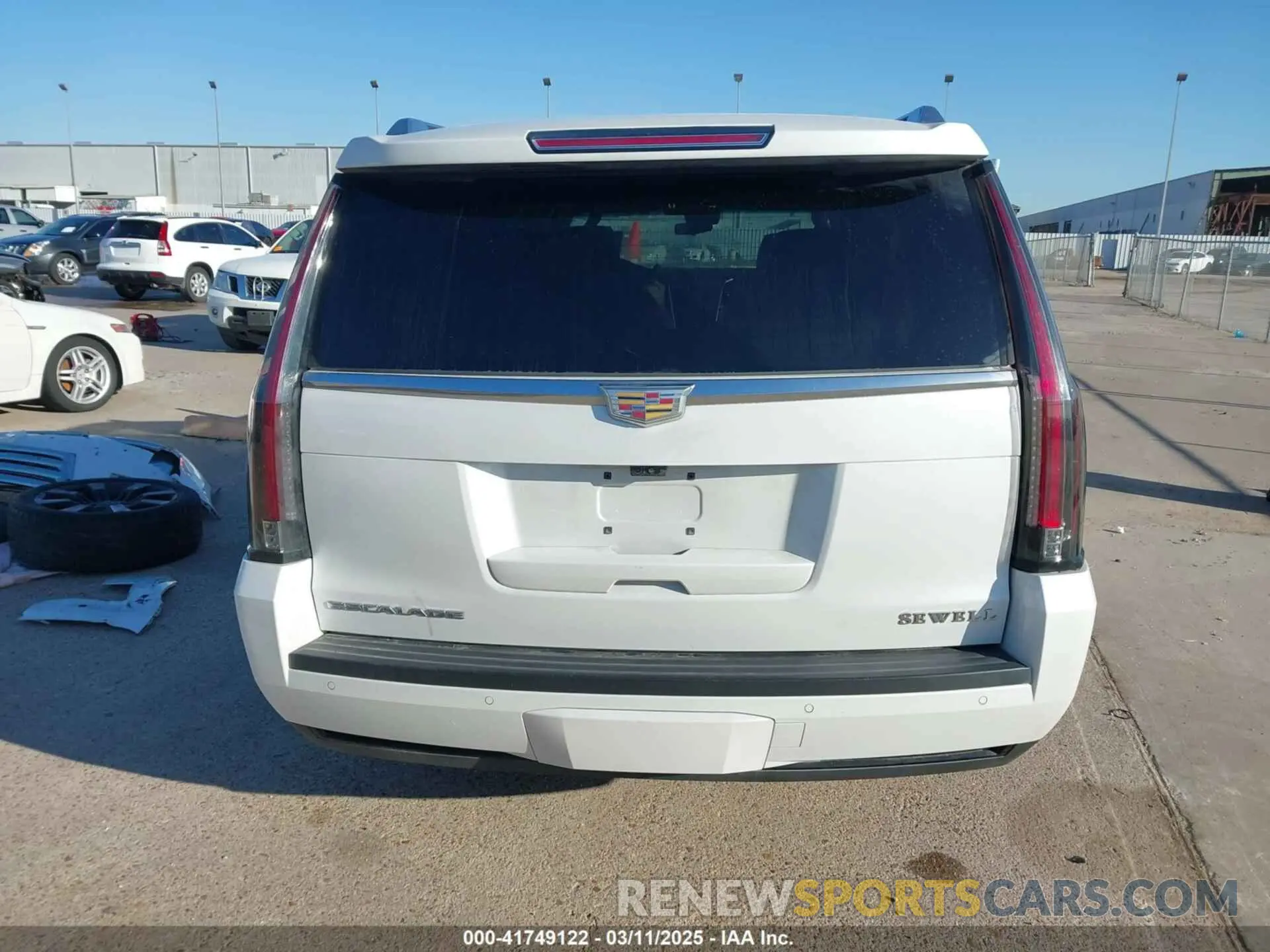 17 Photograph of a damaged car 1GYS3HKJ9LR130423 CADILLAC ESCALADE ESV 2020