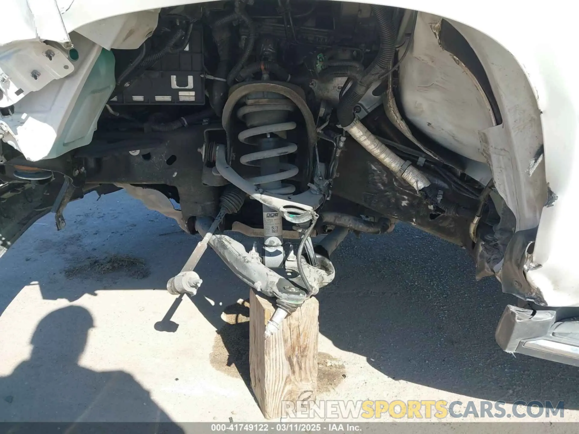 18 Photograph of a damaged car 1GYS3HKJ9LR130423 CADILLAC ESCALADE ESV 2020