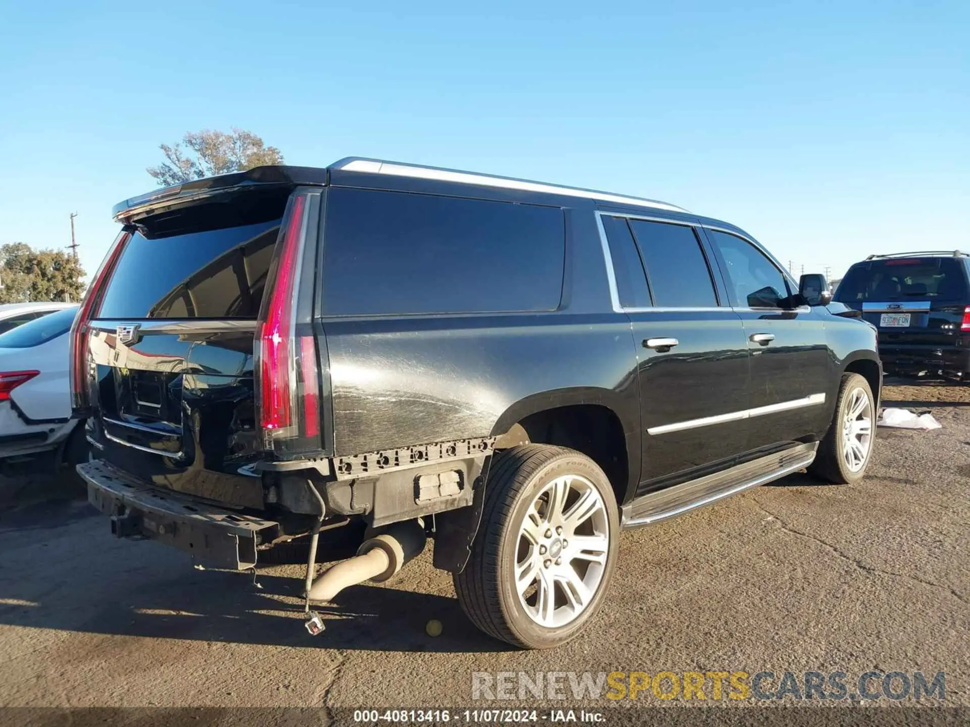 4 Photograph of a damaged car 1GYS4HKJ3LR181834 CADILLAC ESCALADE ESV 2020