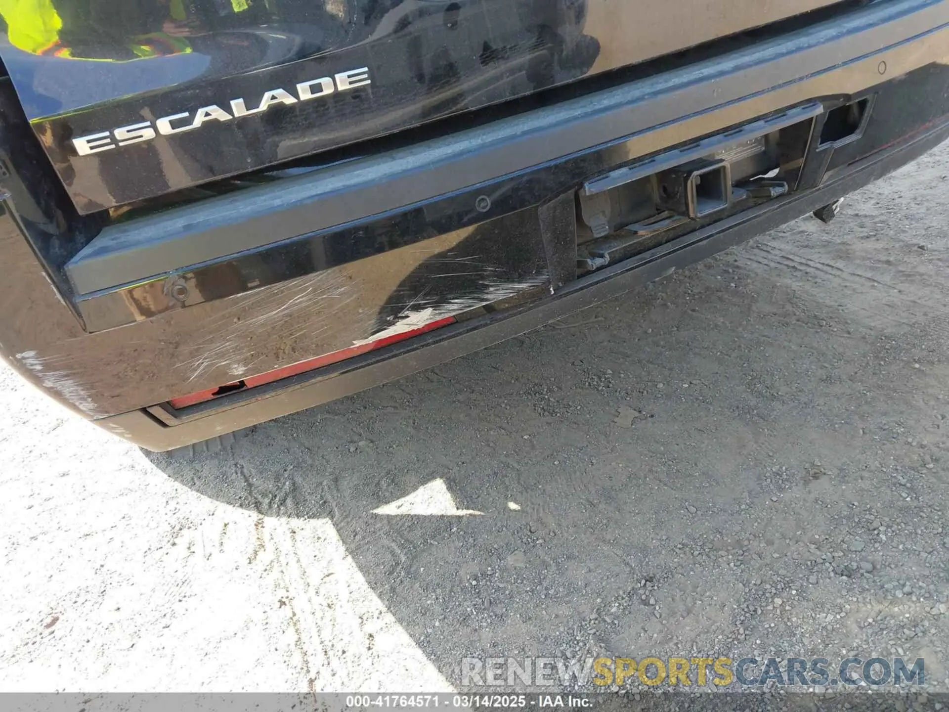 17 Photograph of a damaged car 1GYS4JKJXLR271943 CADILLAC ESCALADE ESV 2020