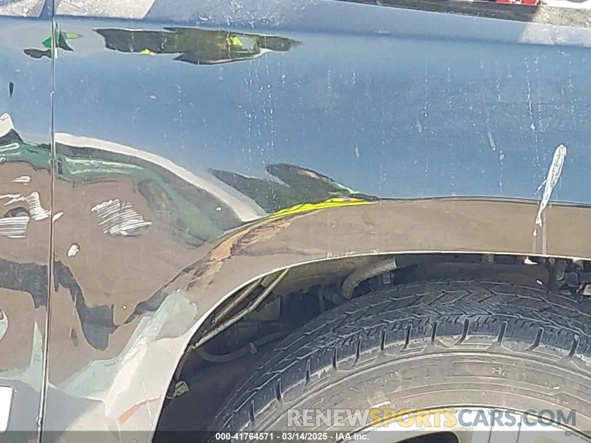 18 Photograph of a damaged car 1GYS4JKJXLR271943 CADILLAC ESCALADE ESV 2020