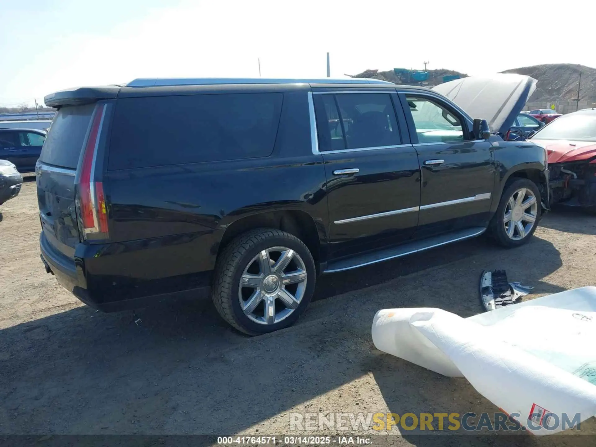 4 Photograph of a damaged car 1GYS4JKJXLR271943 CADILLAC ESCALADE ESV 2020