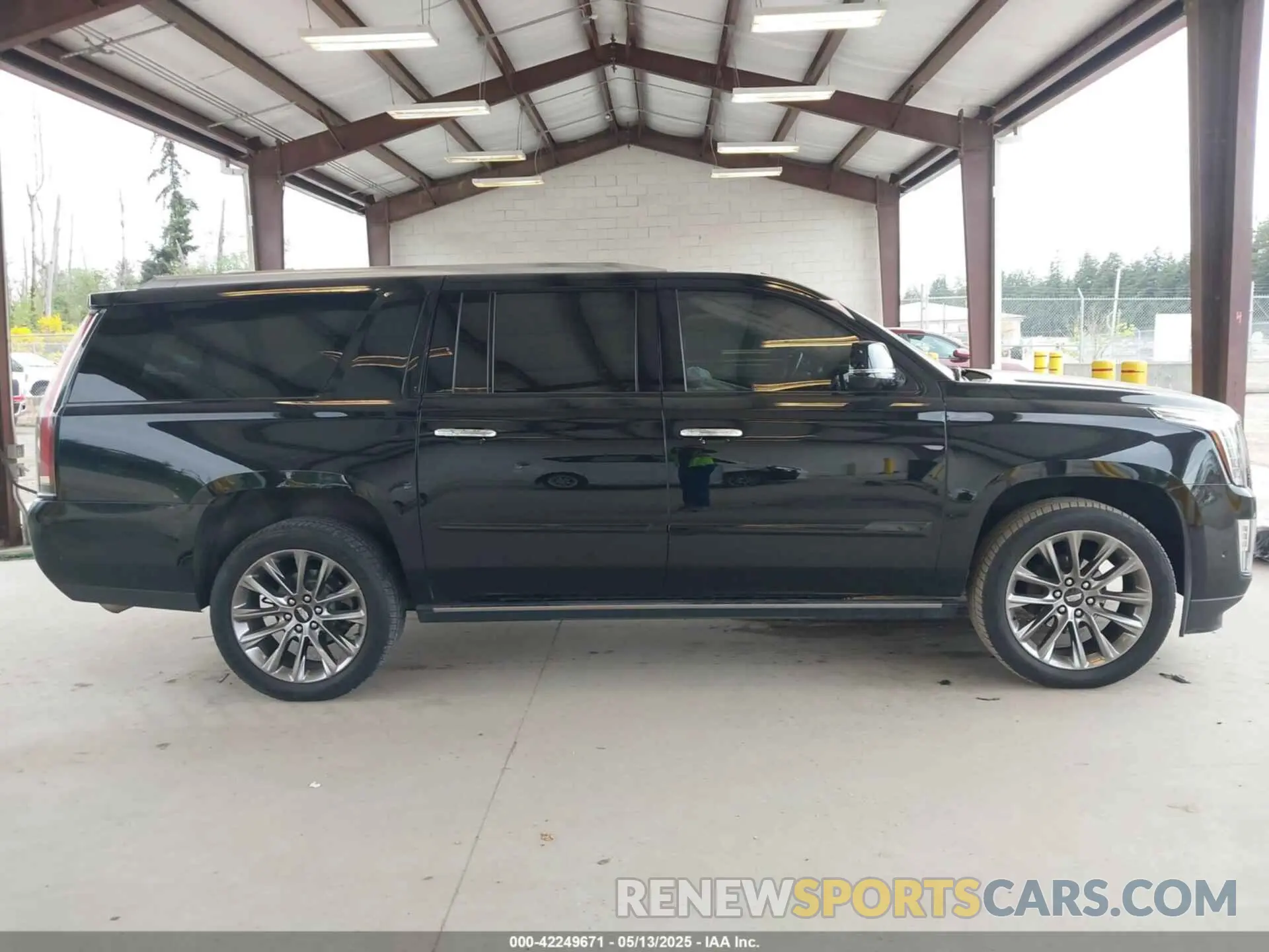 14 Photograph of a damaged car 1GYS4KKJ1LR239730 CADILLAC ESCALADE ESV 2020