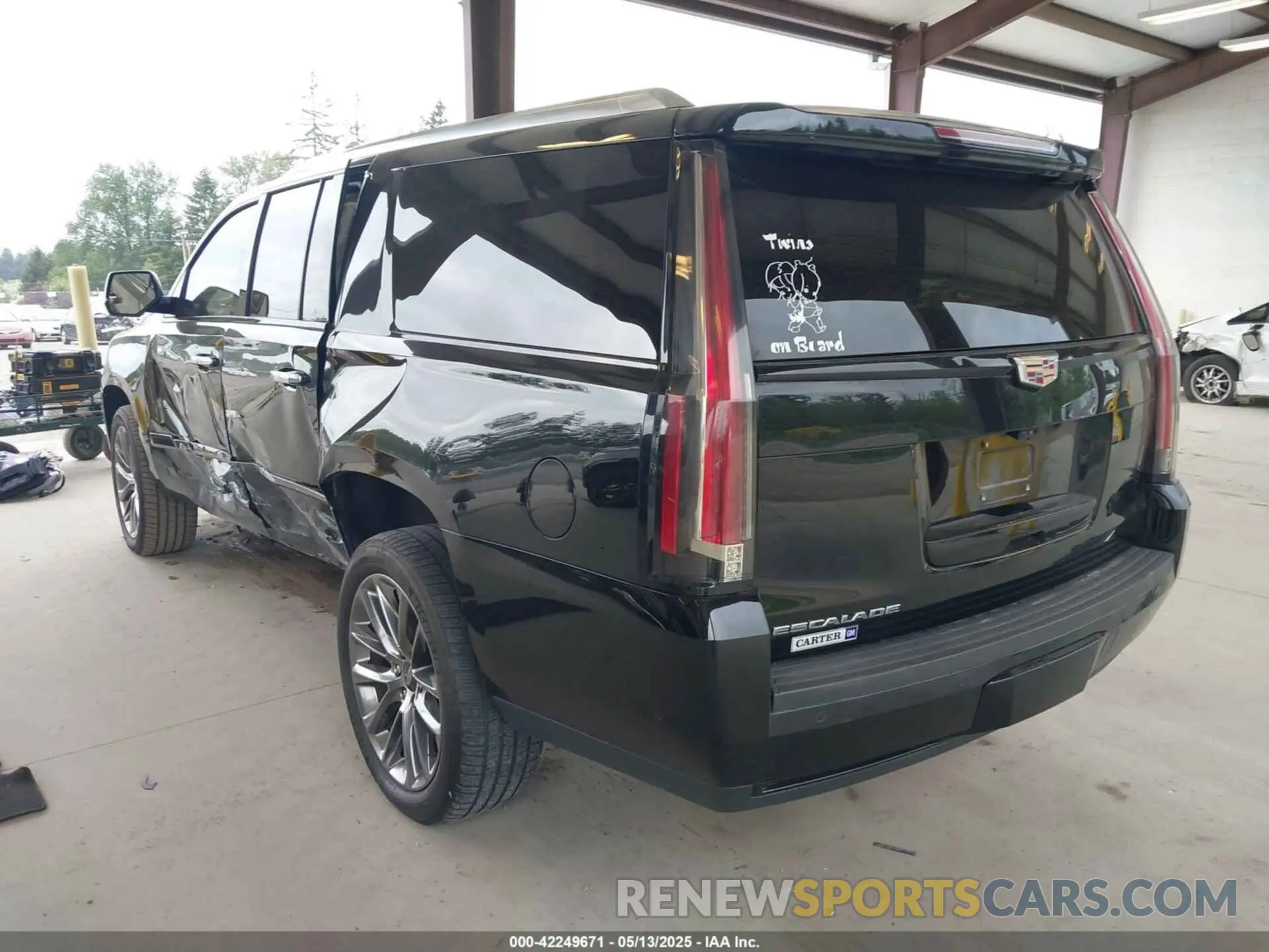 3 Photograph of a damaged car 1GYS4KKJ1LR239730 CADILLAC ESCALADE ESV 2020