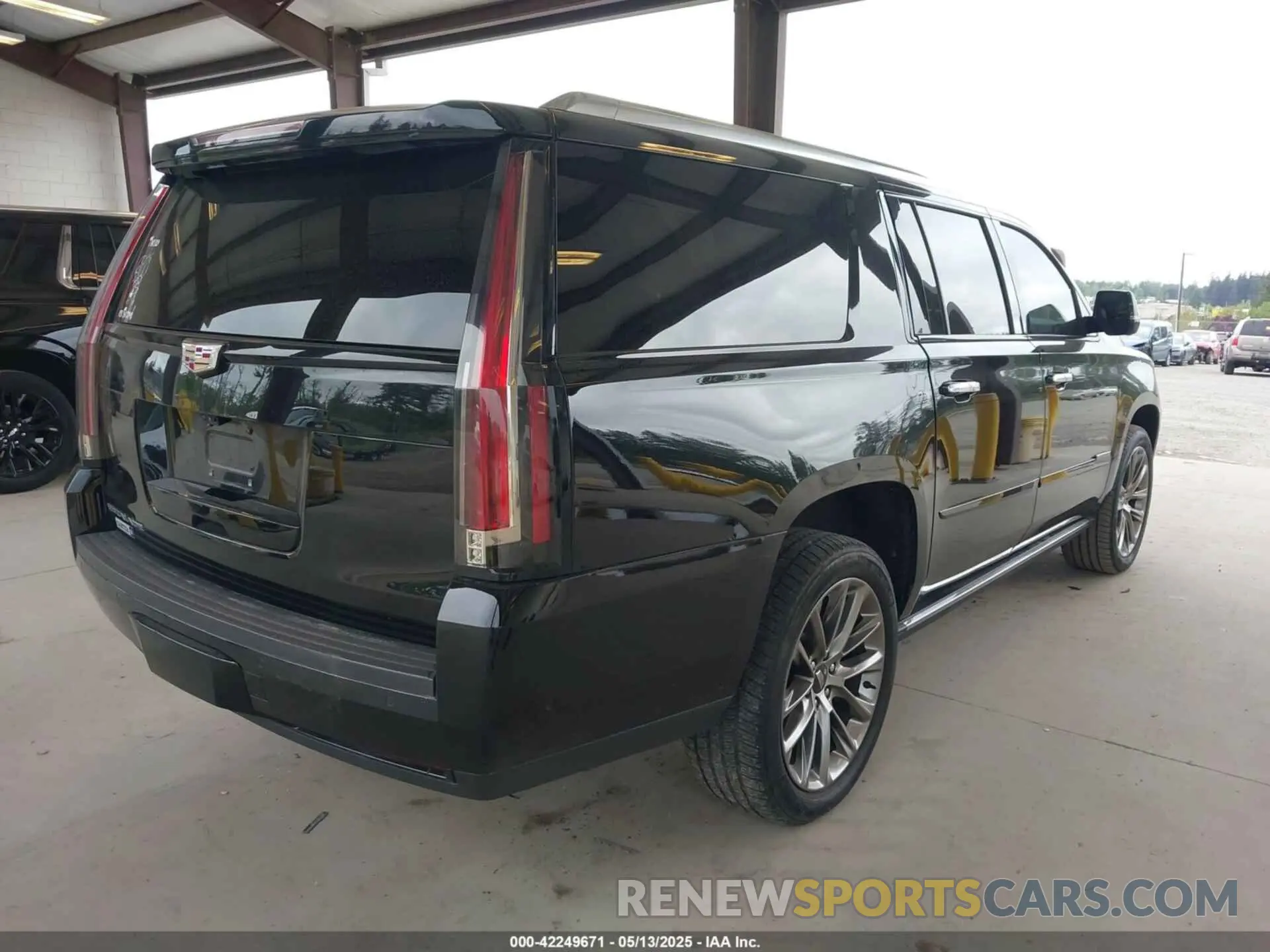 4 Photograph of a damaged car 1GYS4KKJ1LR239730 CADILLAC ESCALADE ESV 2020