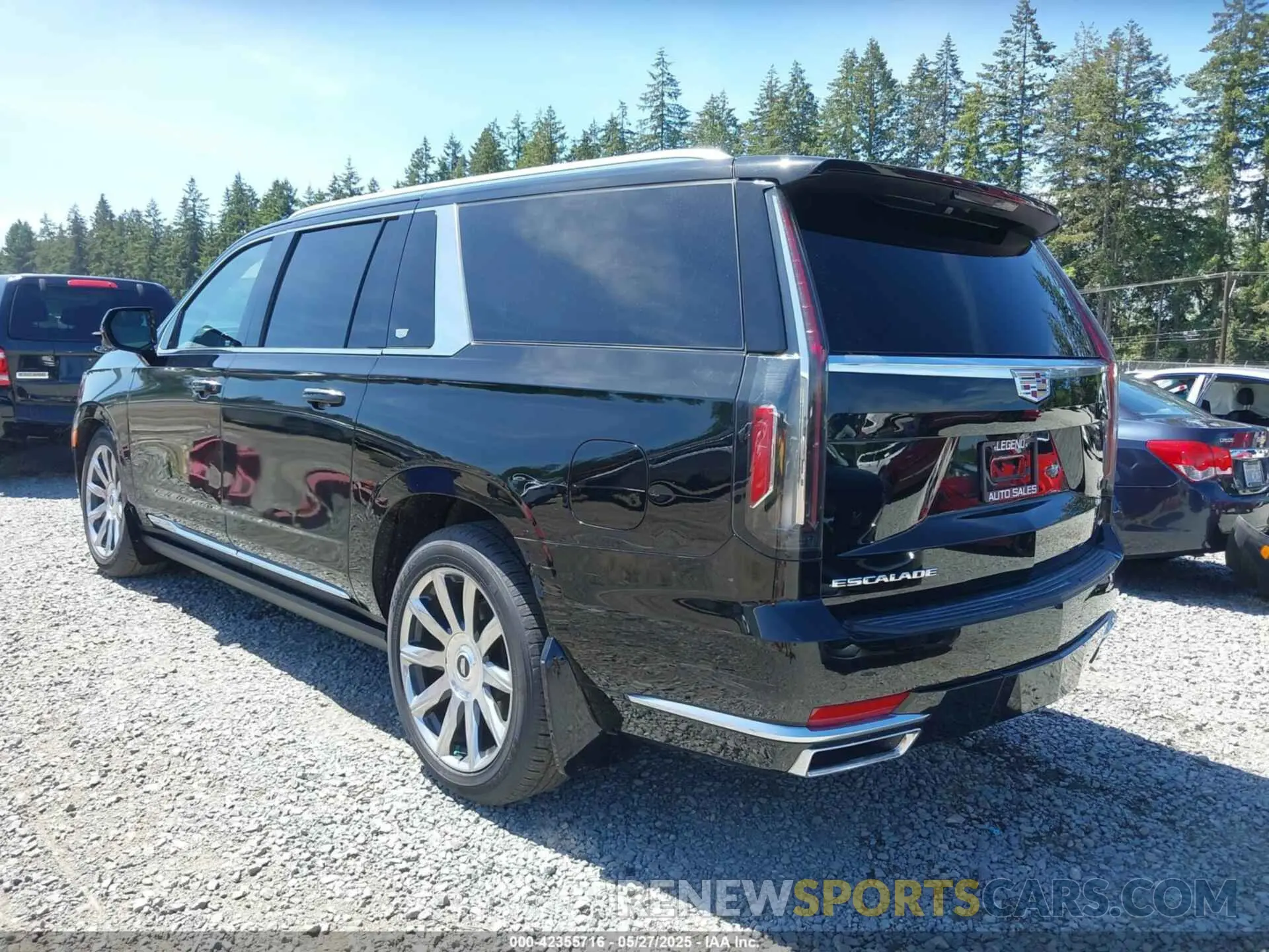 3 Photograph of a damaged car 1GYS3MKL8MR300346 CADILLAC ESCALADE ESV 2021