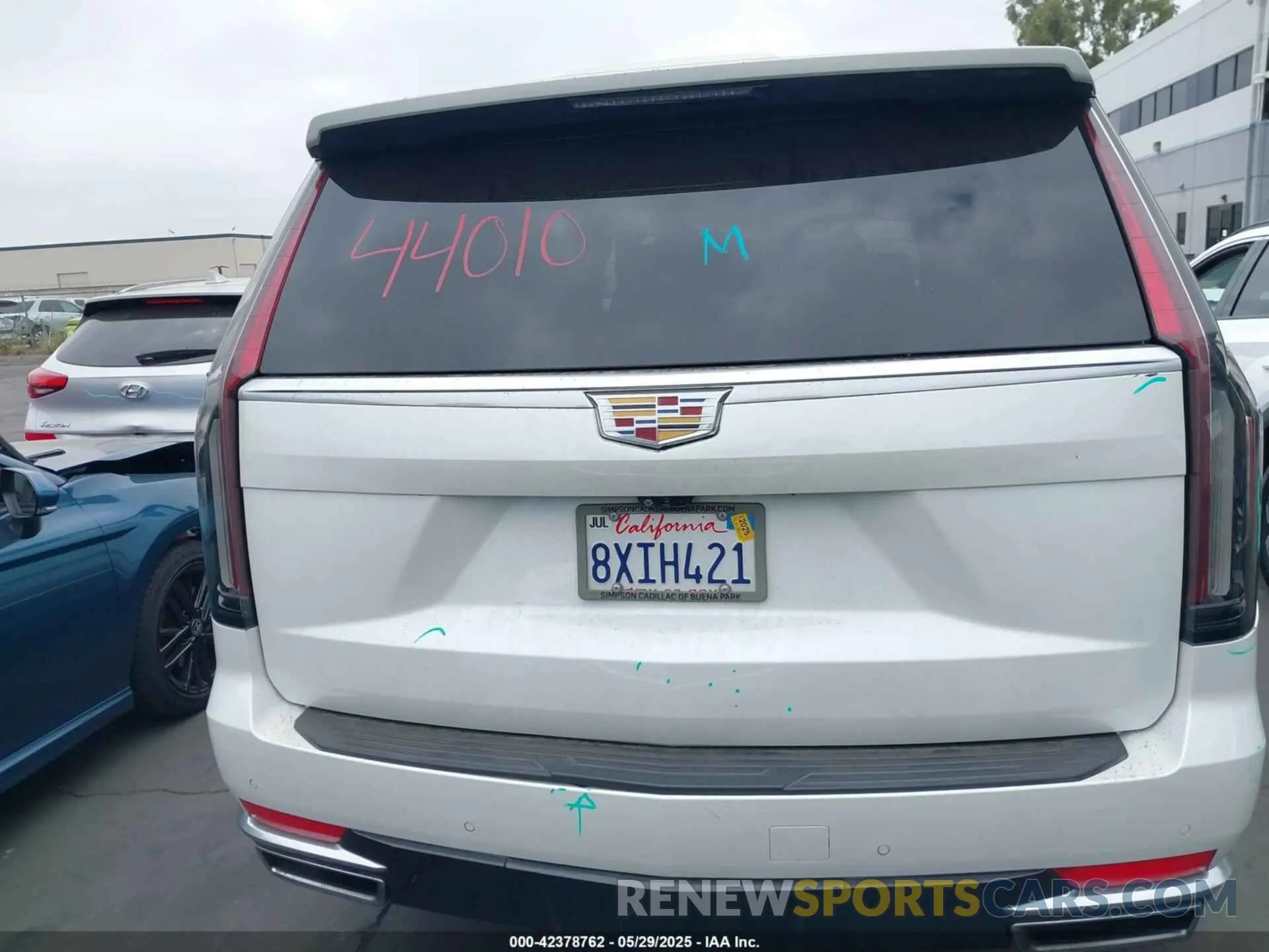 17 Photograph of a damaged car 1GYS4KKL5MR394378 CADILLAC ESCALADE ESV 2021