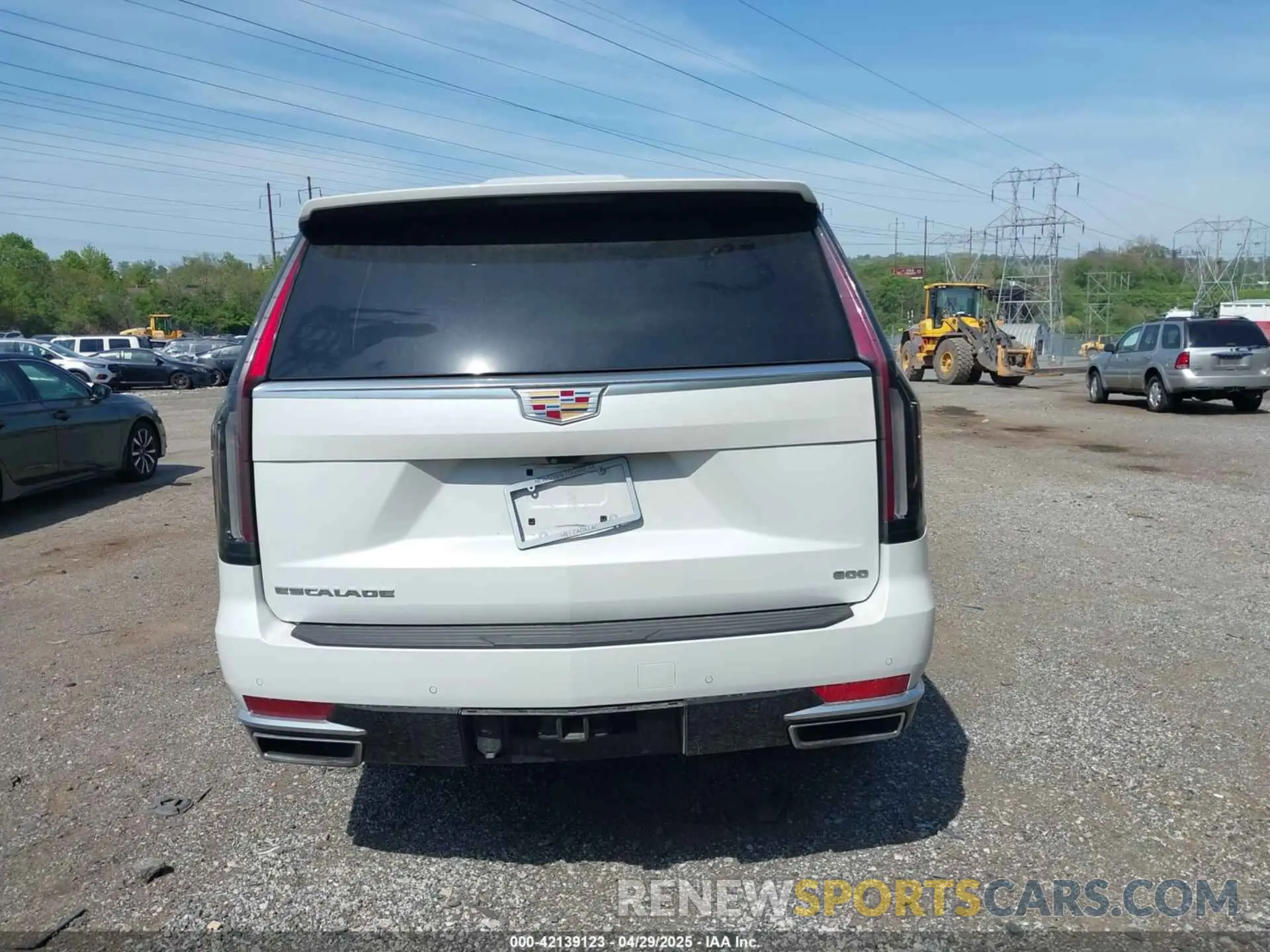 17 Photograph of a damaged car 1GYS4KKLXMR431568 CADILLAC ESCALADE ESV 2021