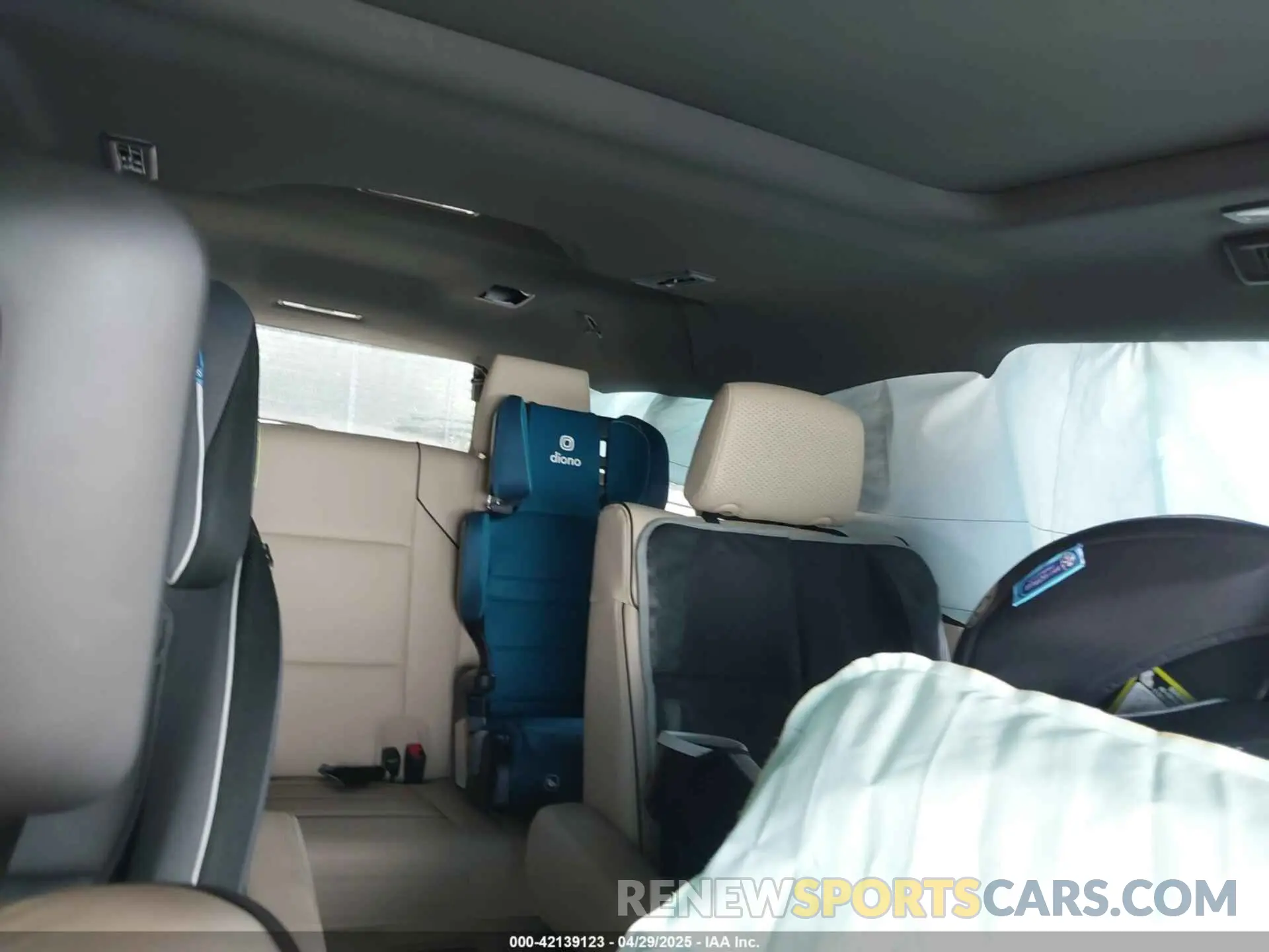 8 Photograph of a damaged car 1GYS4KKLXMR431568 CADILLAC ESCALADE ESV 2021
