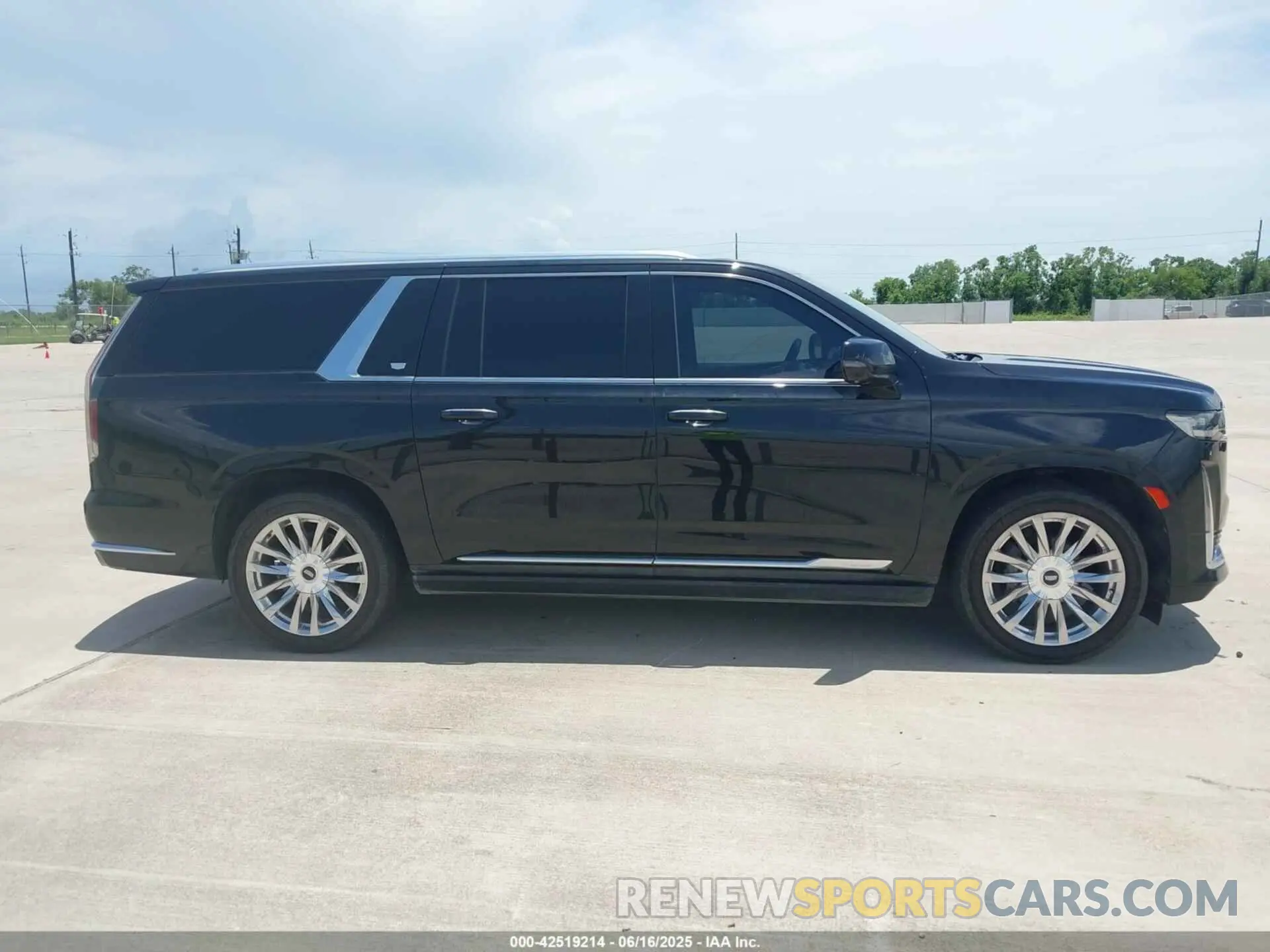 13 Photograph of a damaged car 1GYS4LKL8MR330583 CADILLAC ESCALADE ESV 2021