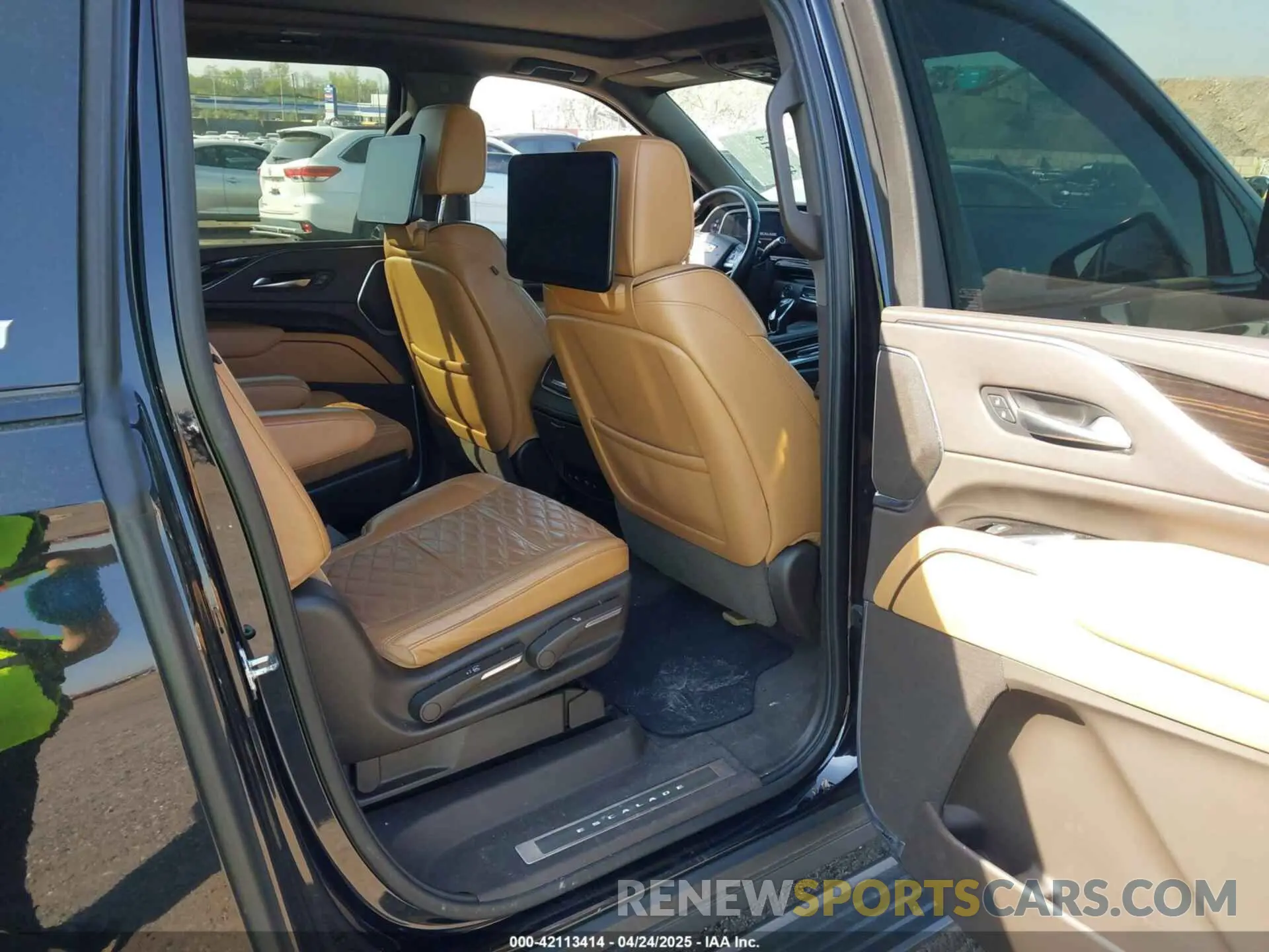 8 Photograph of a damaged car 1GYS4PKL2MR228185 CADILLAC ESCALADE ESV 2021