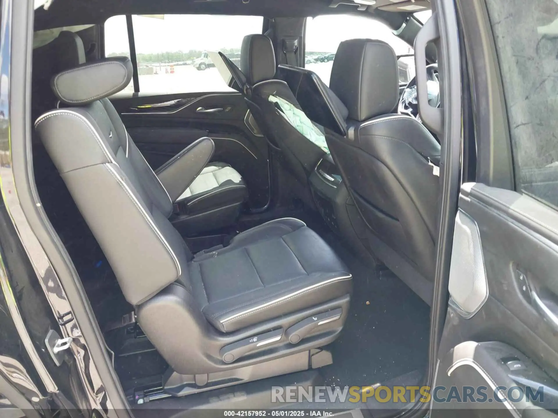 8 Photograph of a damaged car 1GYS4PKLXMR275092 CADILLAC ESCALADE ESV 2021