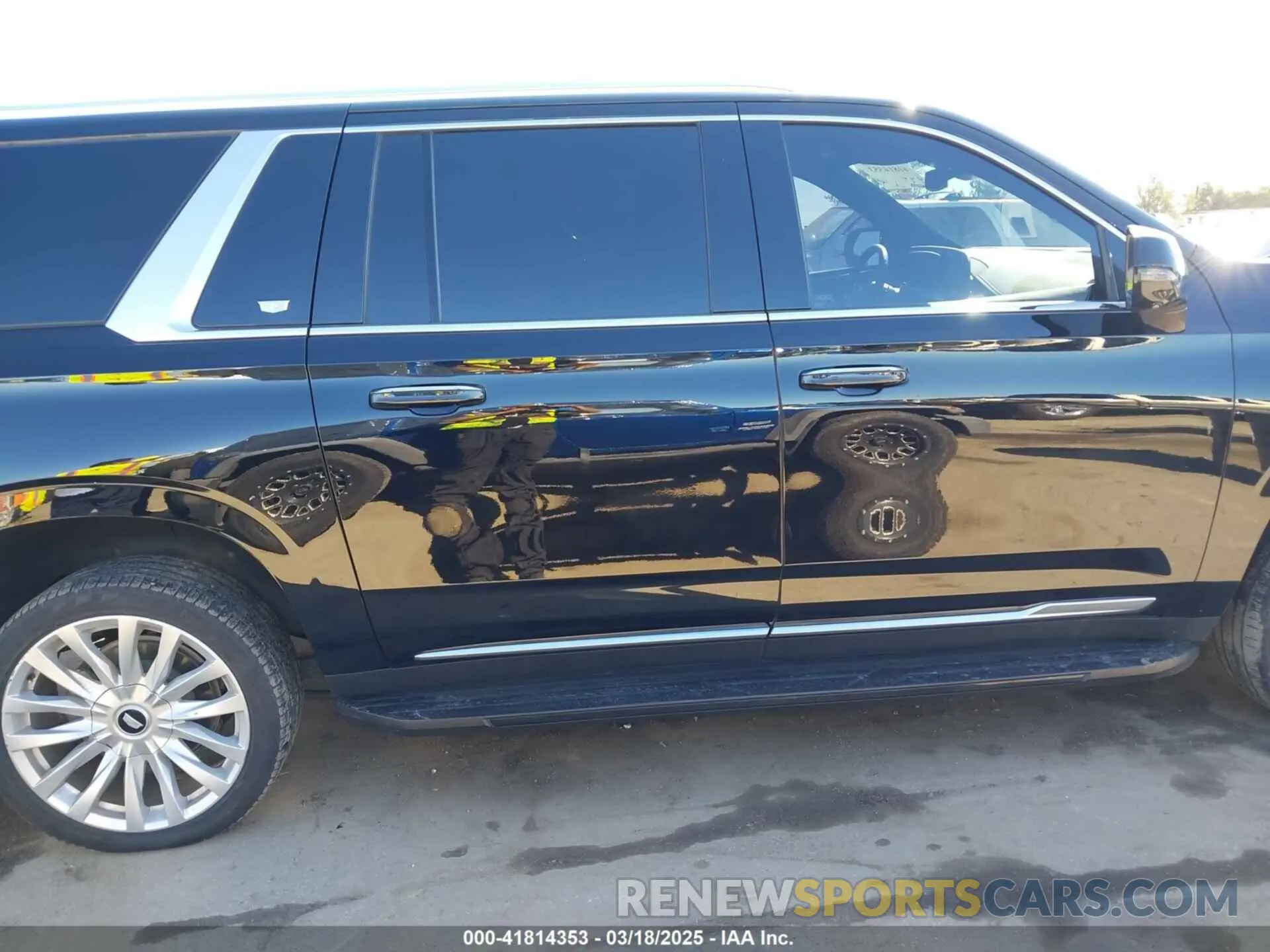 14 Photograph of a damaged car 1GYS3JKT1PR331084 CADILLAC ESCALADE ESV 2023