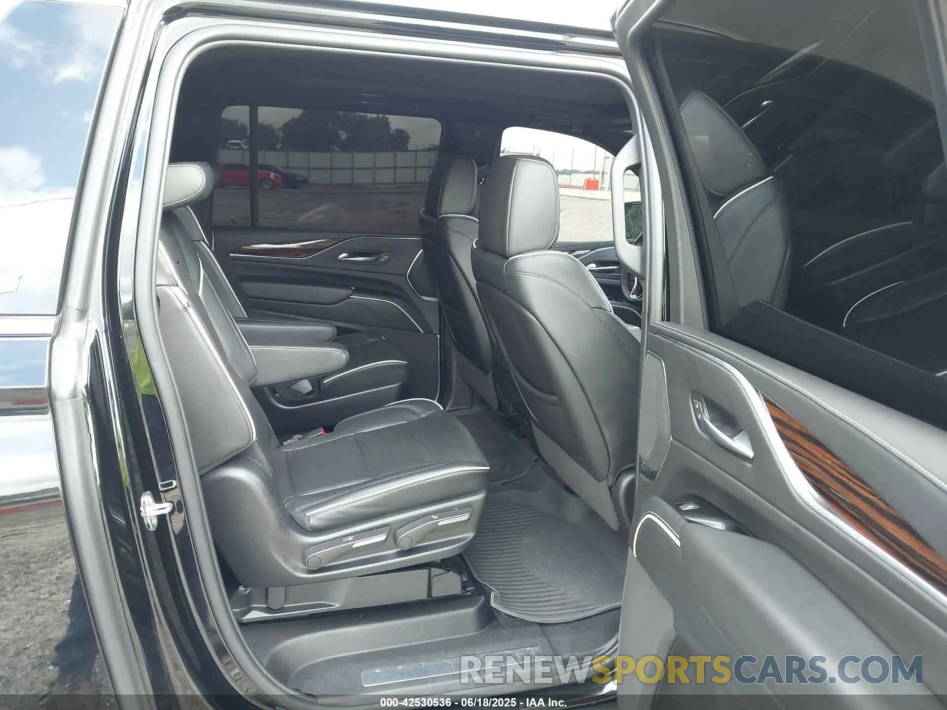 8 Photograph of a damaged car 1GYS4KKL0PR116699 CADILLAC ESCALADE ESV 2023