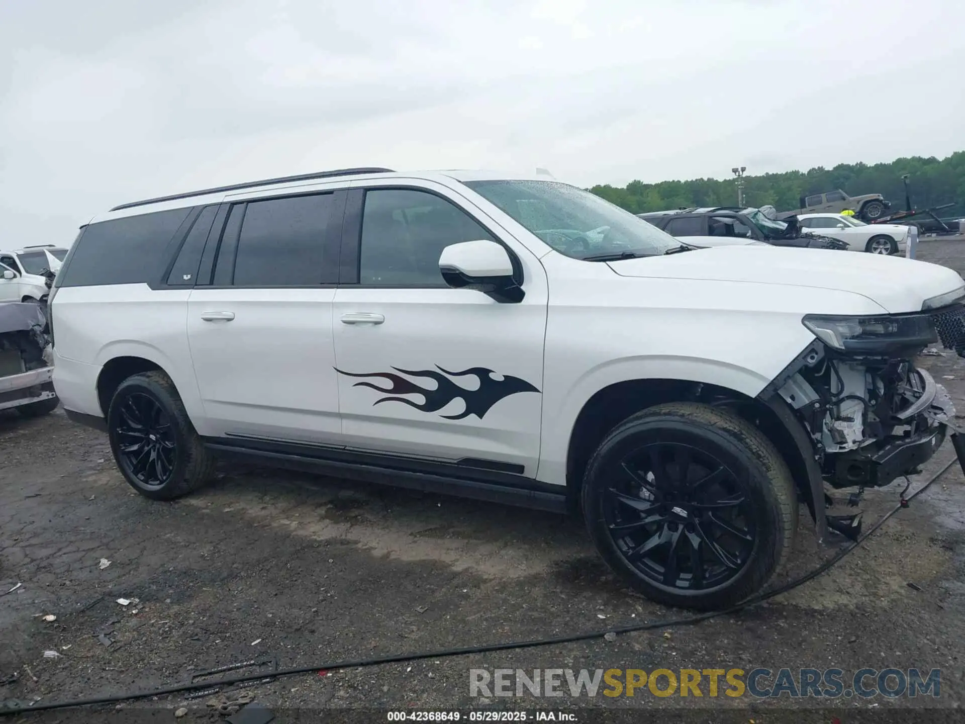 13 Photograph of a damaged car 1GYS4RKL3PR366611 CADILLAC ESCALADE ESV 2023