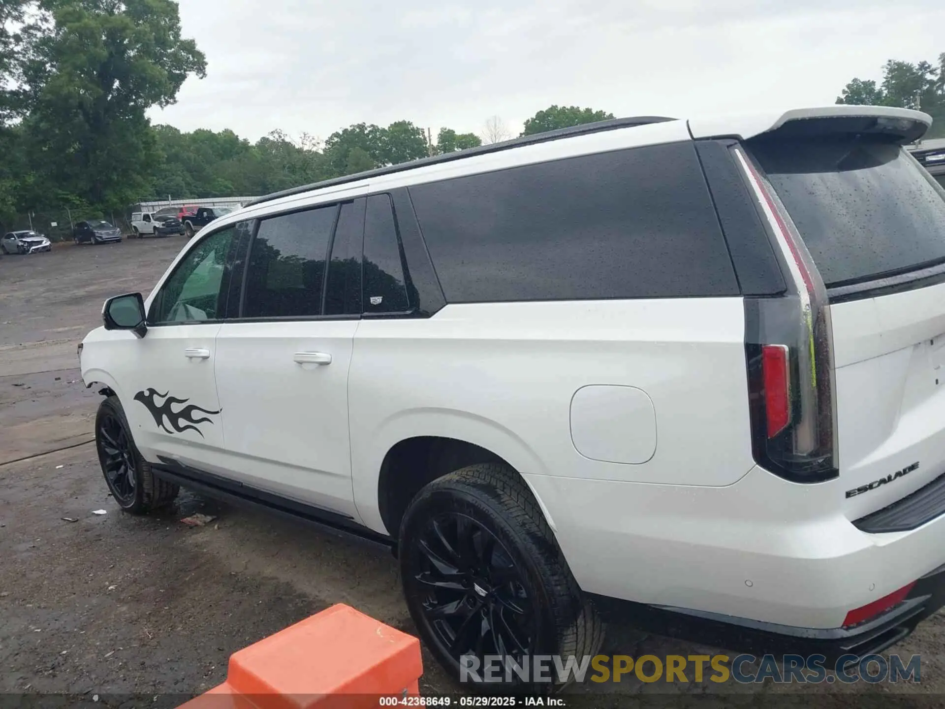 14 Photograph of a damaged car 1GYS4RKL3PR366611 CADILLAC ESCALADE ESV 2023