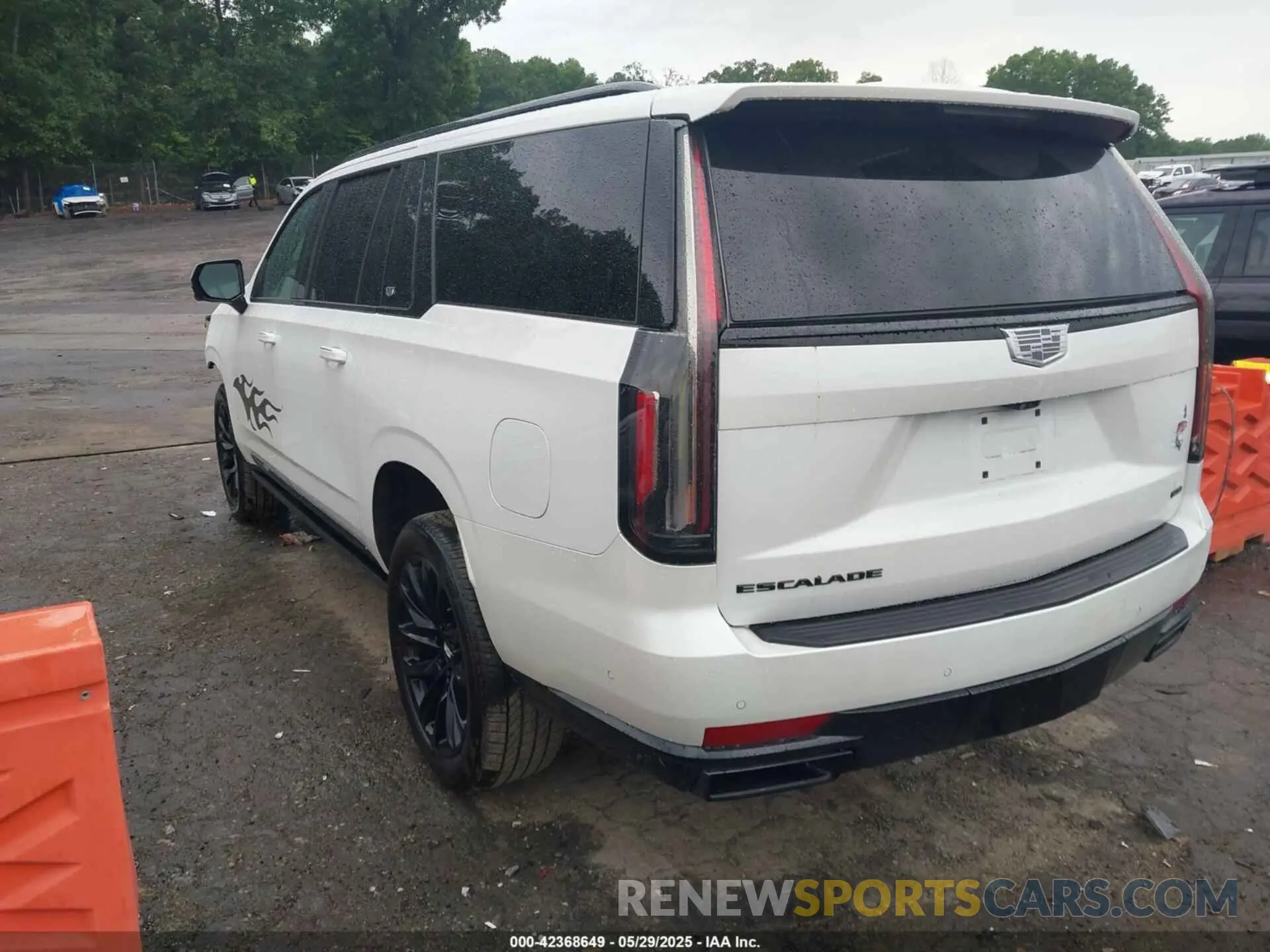3 Photograph of a damaged car 1GYS4RKL3PR366611 CADILLAC ESCALADE ESV 2023
