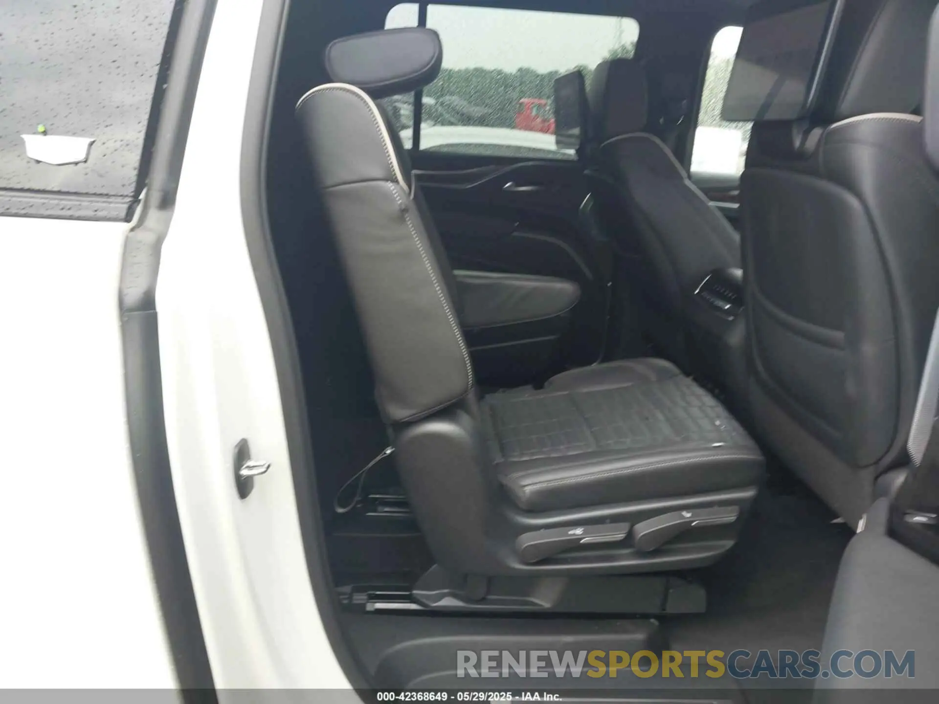 8 Photograph of a damaged car 1GYS4RKL3PR366611 CADILLAC ESCALADE ESV 2023