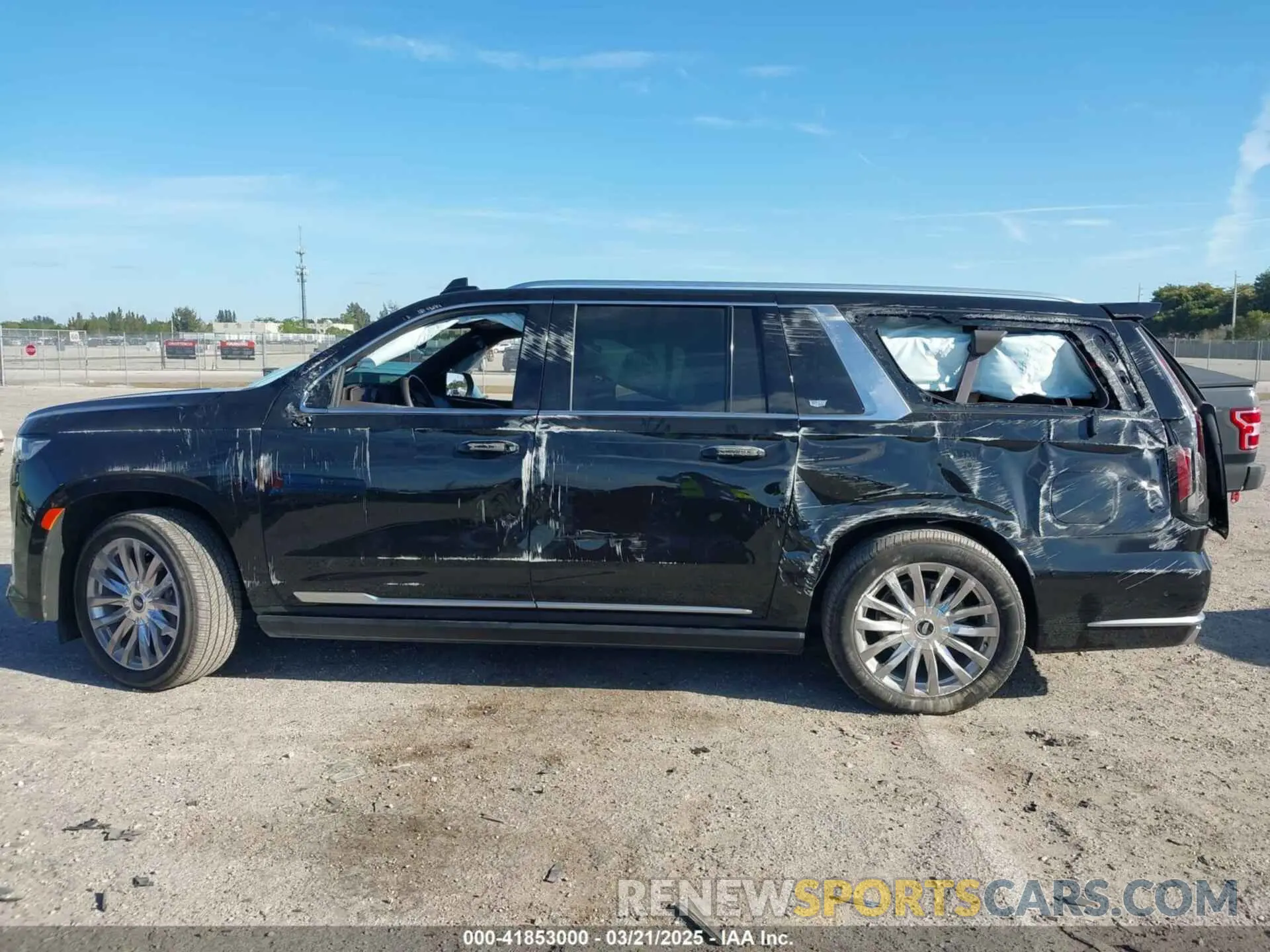 15 Photograph of a damaged car 1GYS4LKT5RR344092 CADILLAC ESCALADE ESV 2024