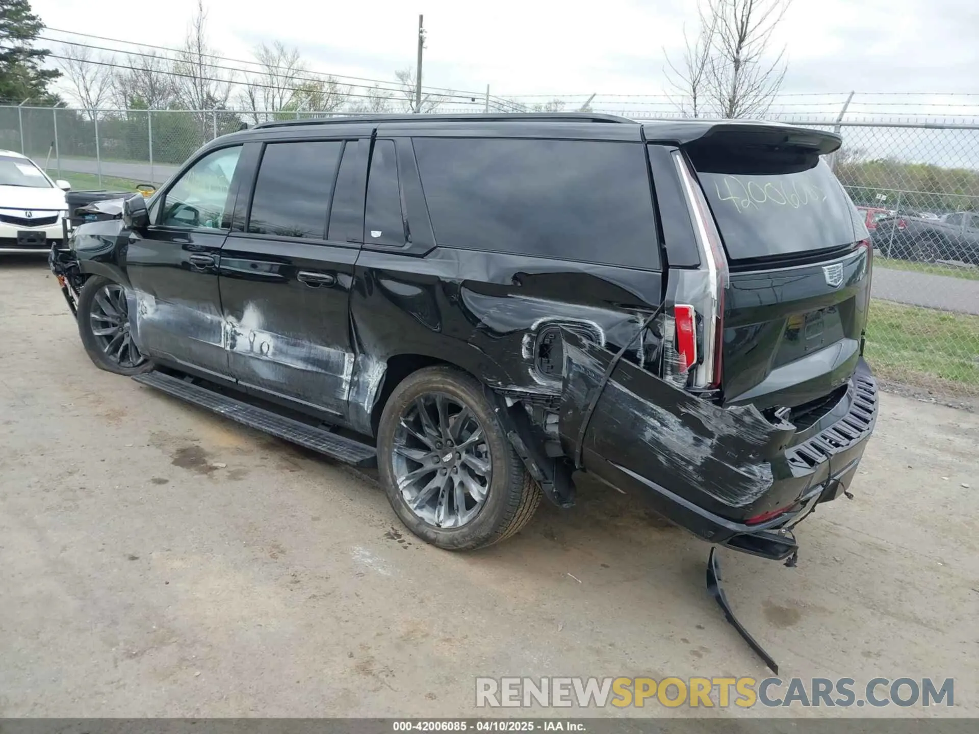 3 Photograph of a damaged car 1GYS4PKL8RR380625 CADILLAC ESCALADE ESV 2024